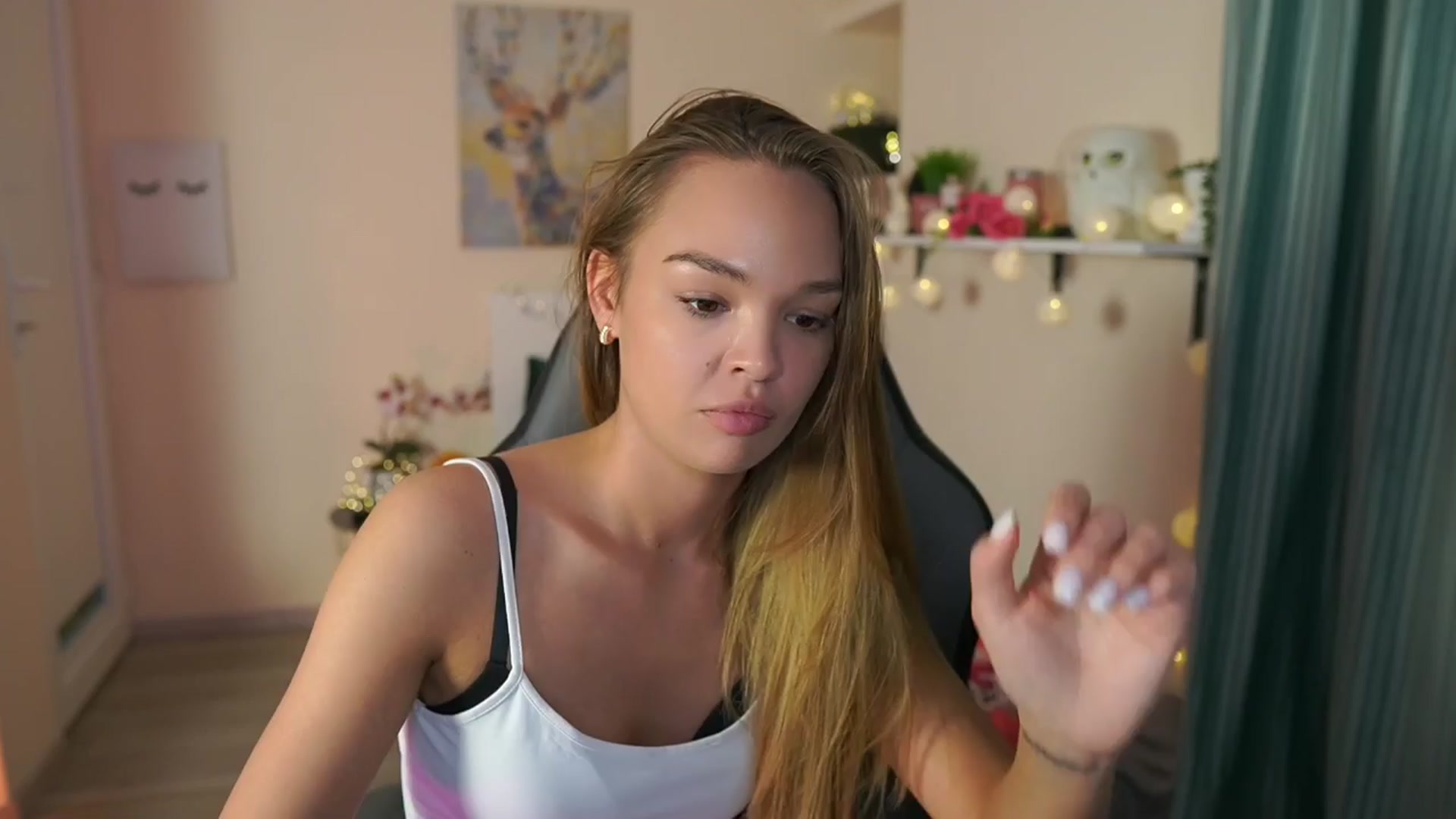 Gallery image thumbnail from Jesse__Jane__'s myfreecams stream on, 04/03/2024, 12:46 image 11 of 20