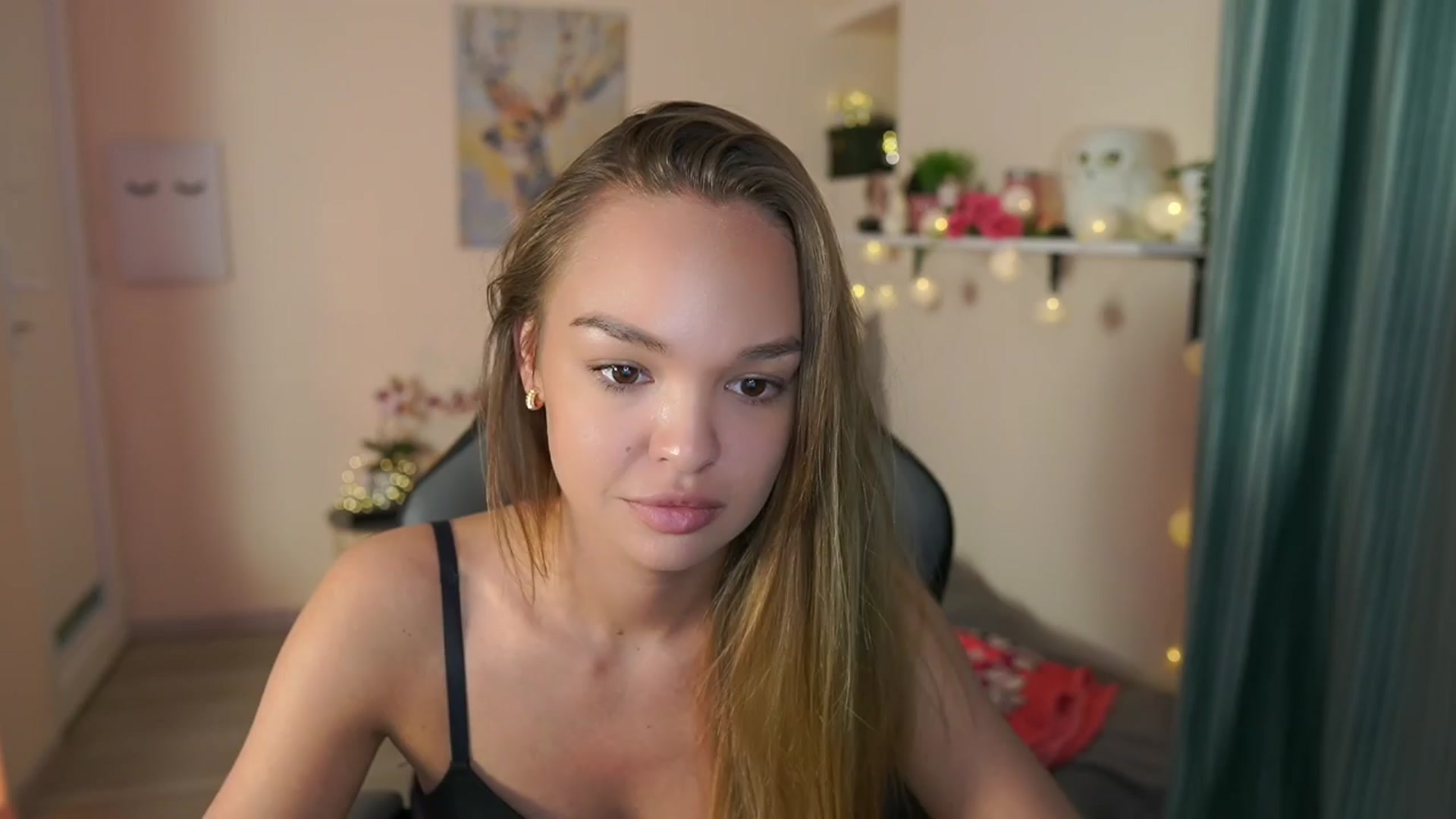 Gallery image thumbnail from Jesse__Jane__'s myfreecams stream on, 04/03/2024, 12:46 image 7 of 20
