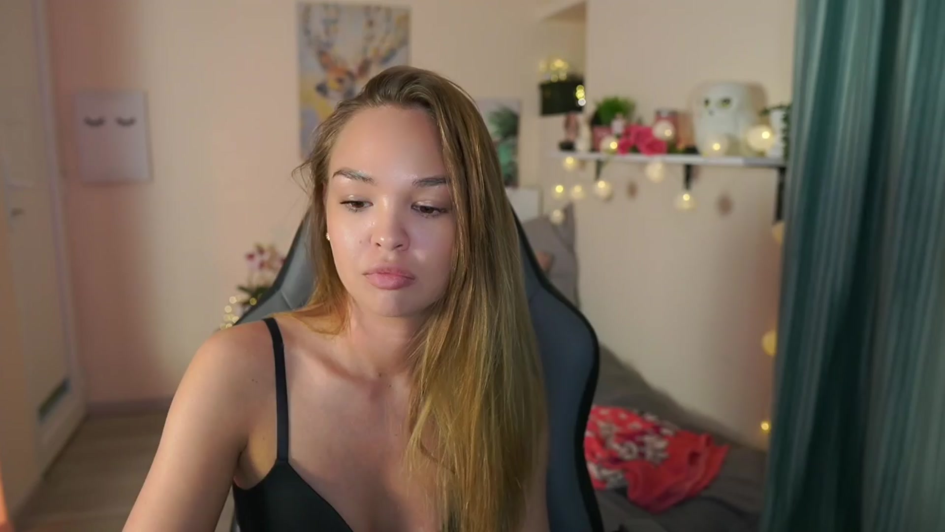 Gallery image thumbnail from Jesse__Jane__'s myfreecams stream on, 04/03/2024, 12:46 image 5 of 20