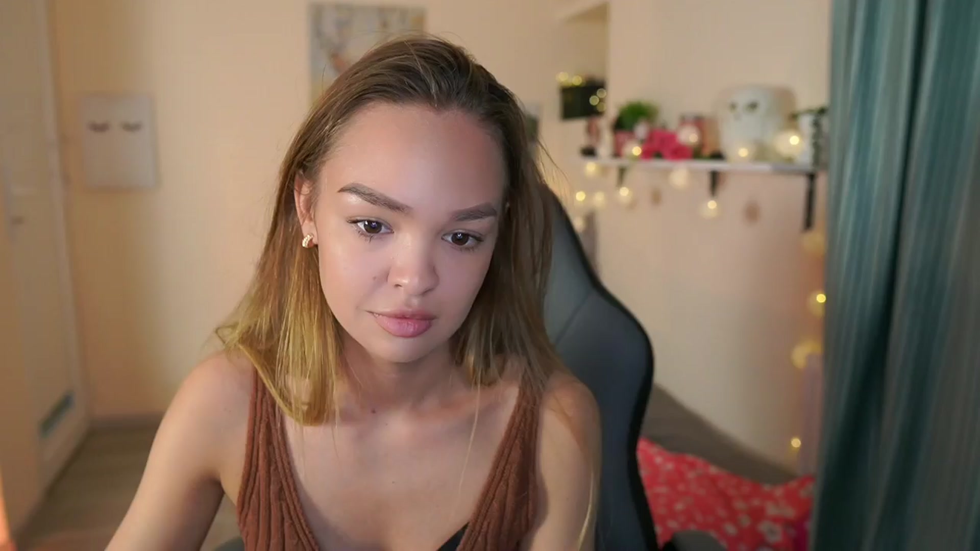 Gallery image thumbnail from Jesse__Jane__'s myfreecams stream on, 04/04/2024, 10:12 image 15 of 20