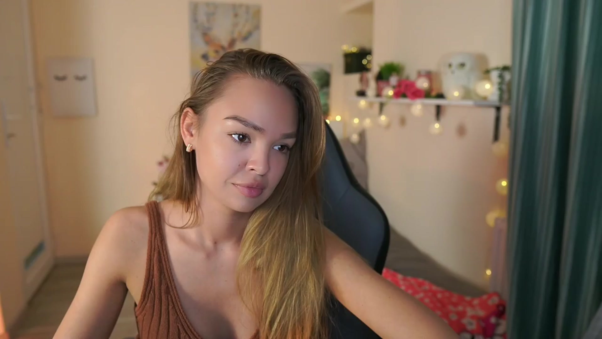 Gallery image thumbnail from Jesse__Jane__'s myfreecams stream on, 04/04/2024, 10:59 image 3 of 20