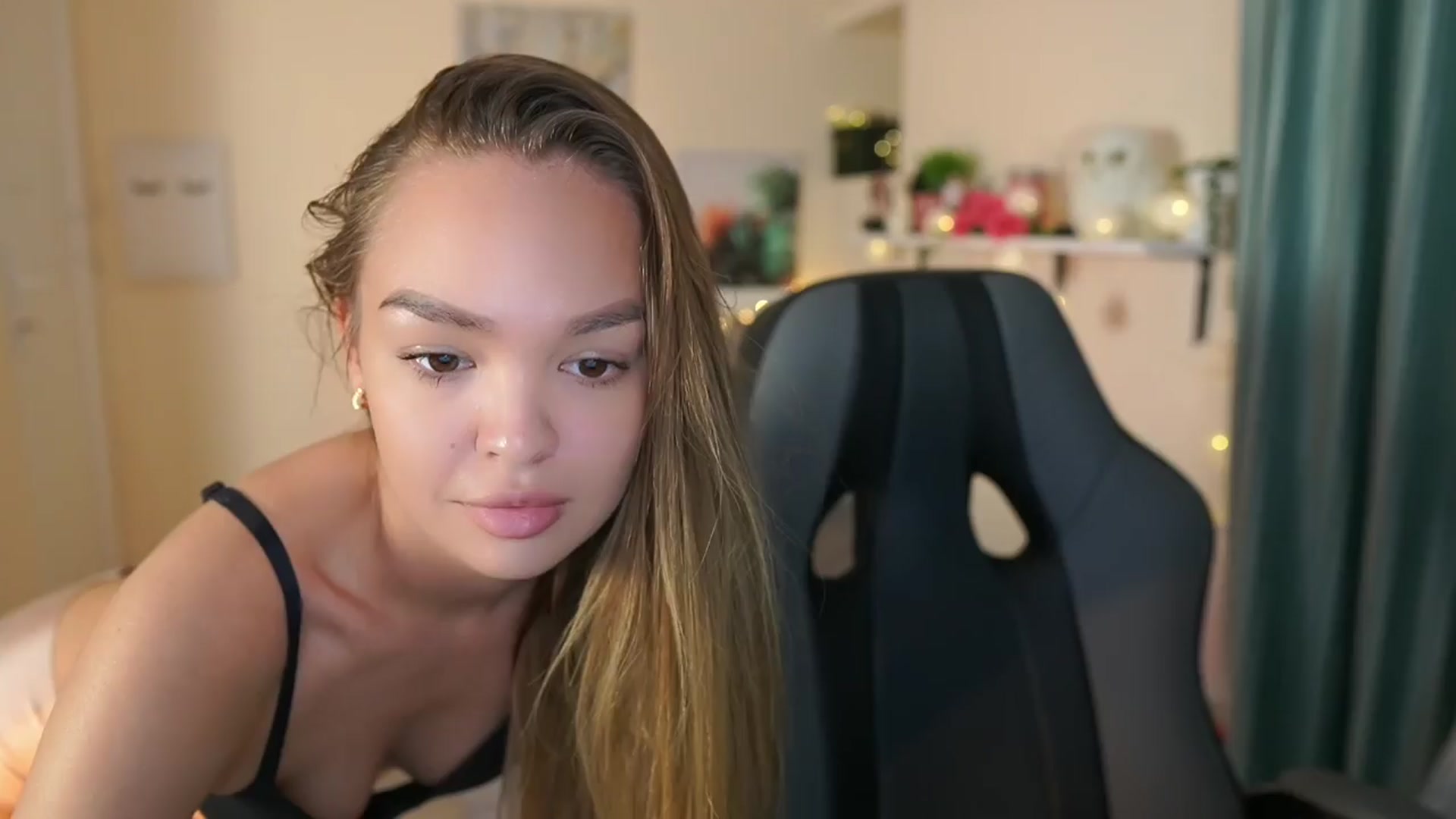 Gallery image thumbnail from Jesse__Jane__'s myfreecams stream on, 04/04/2024, 10:59 image 15 of 20