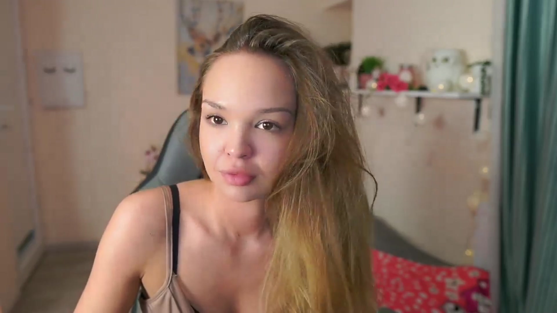 Gallery image thumbnail from Jesse__Jane__'s myfreecams stream on, 04/05/2024, 12:56 image 12 of 20