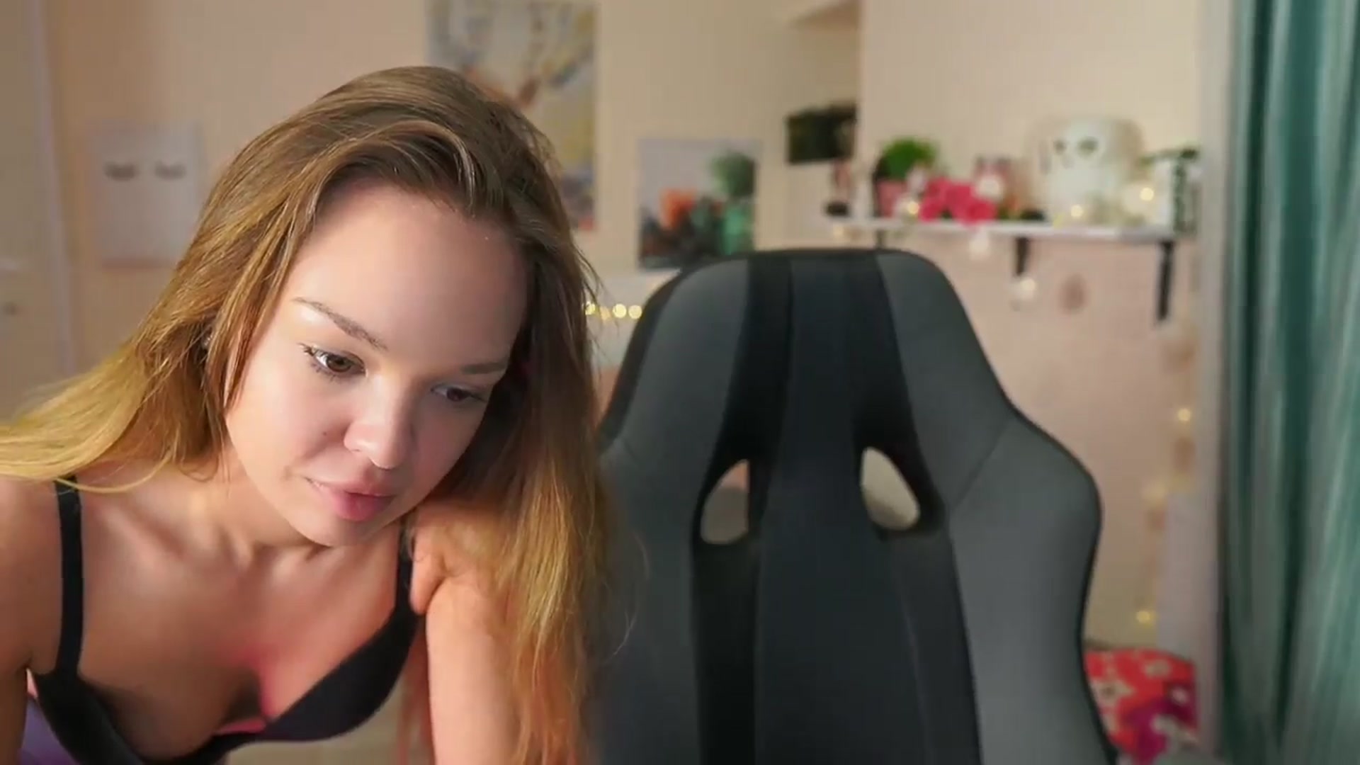 Gallery image thumbnail from Jesse__Jane__'s myfreecams stream on, 04/05/2024, 12:56 image 18 of 20