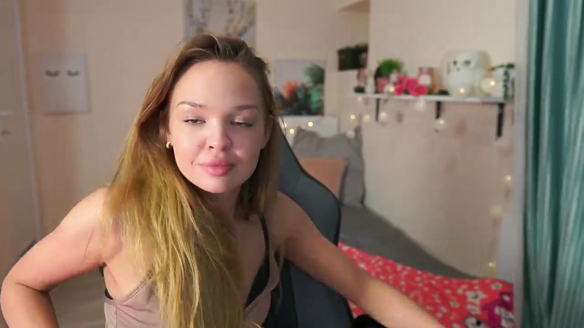Gallery image thumbnail from Jesse__Jane__'s myfreecams stream on, 04/05/2024, 12:56 image 10 of 20
