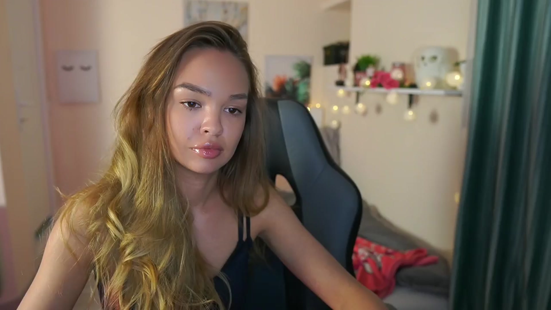 Gallery image thumbnail from Jesse__Jane__'s myfreecams stream on, 04/07/2024, 21:53 image 5 of 20