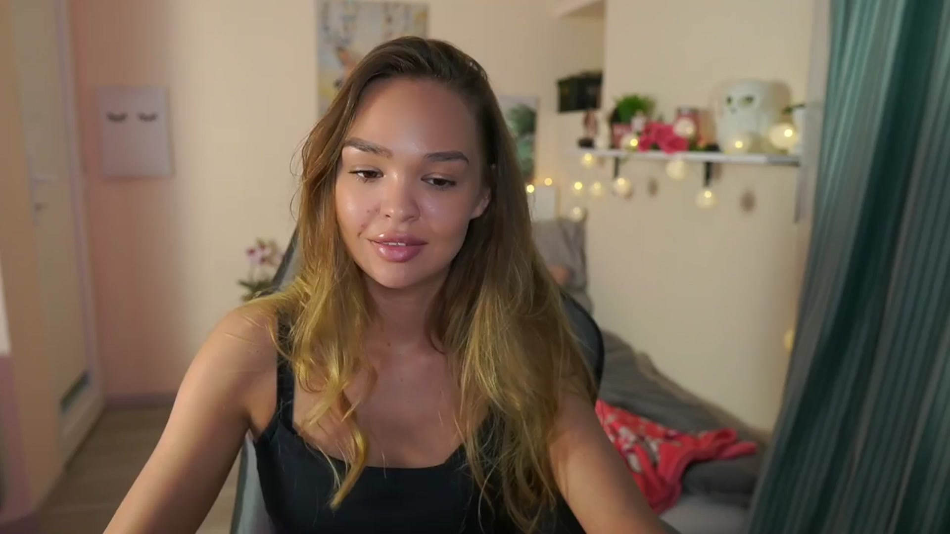 Gallery image thumbnail from Jesse__Jane__'s myfreecams stream on, 04/07/2024, 22:44 image 9 of 20