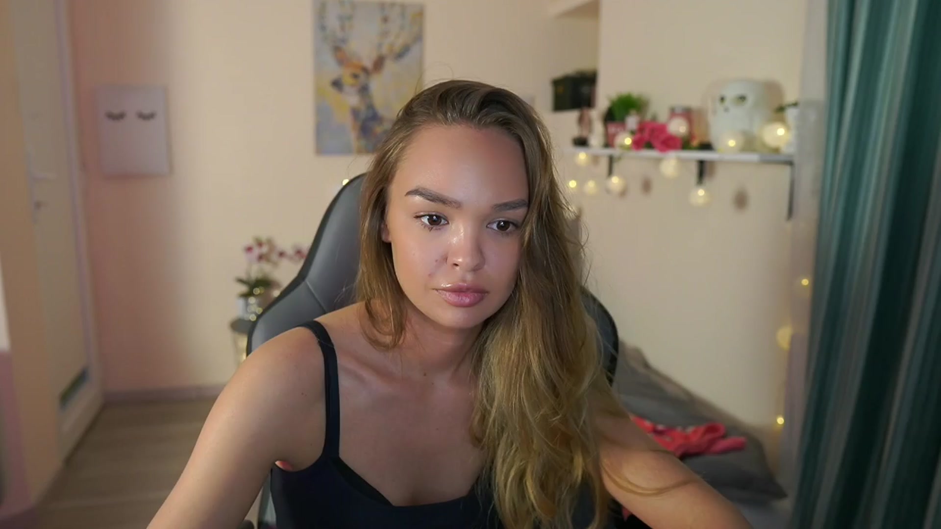 Gallery image thumbnail from Jesse__Jane__'s myfreecams stream on, 04/07/2024, 22:44 image 14 of 20