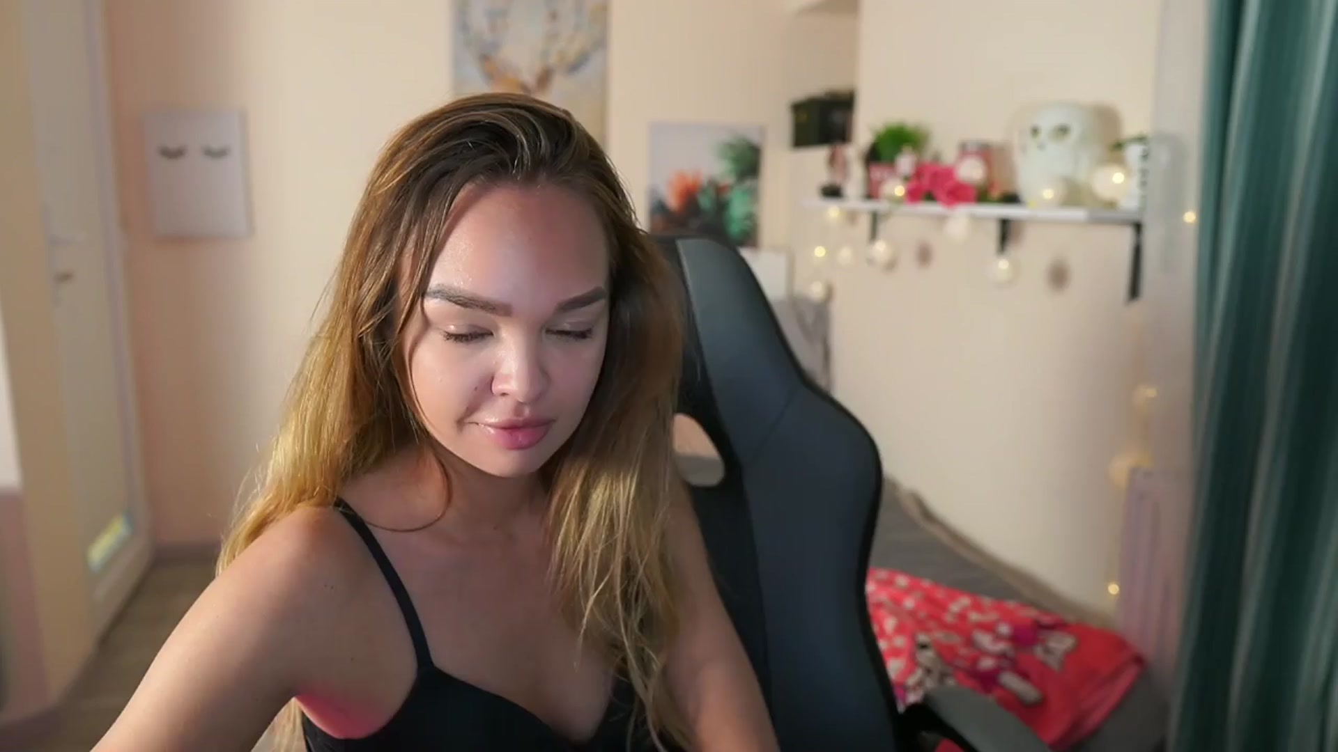 Gallery image thumbnail from Jesse__Jane__'s myfreecams stream on, 04/08/2024, 15:40 image 20 of 20