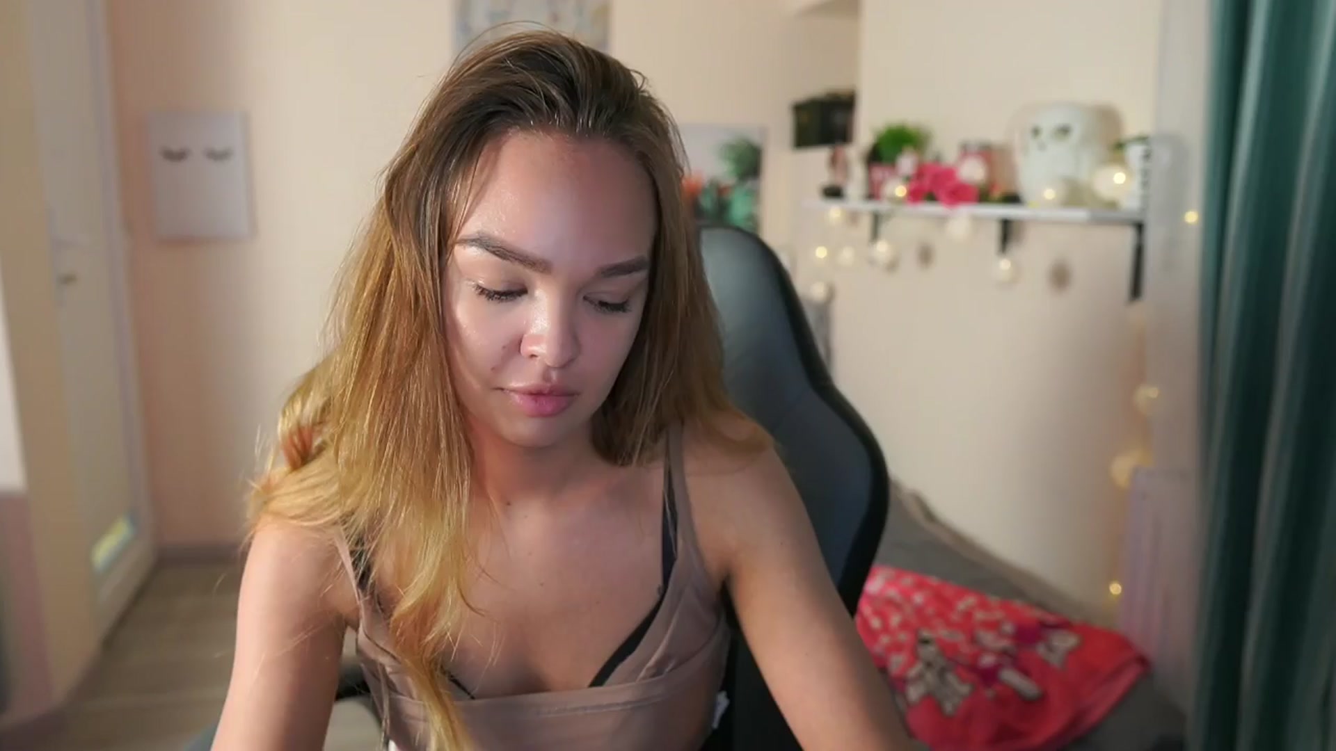 Gallery image thumbnail from Jesse__Jane__'s myfreecams stream on, 04/08/2024, 16:50 image 19 of 20