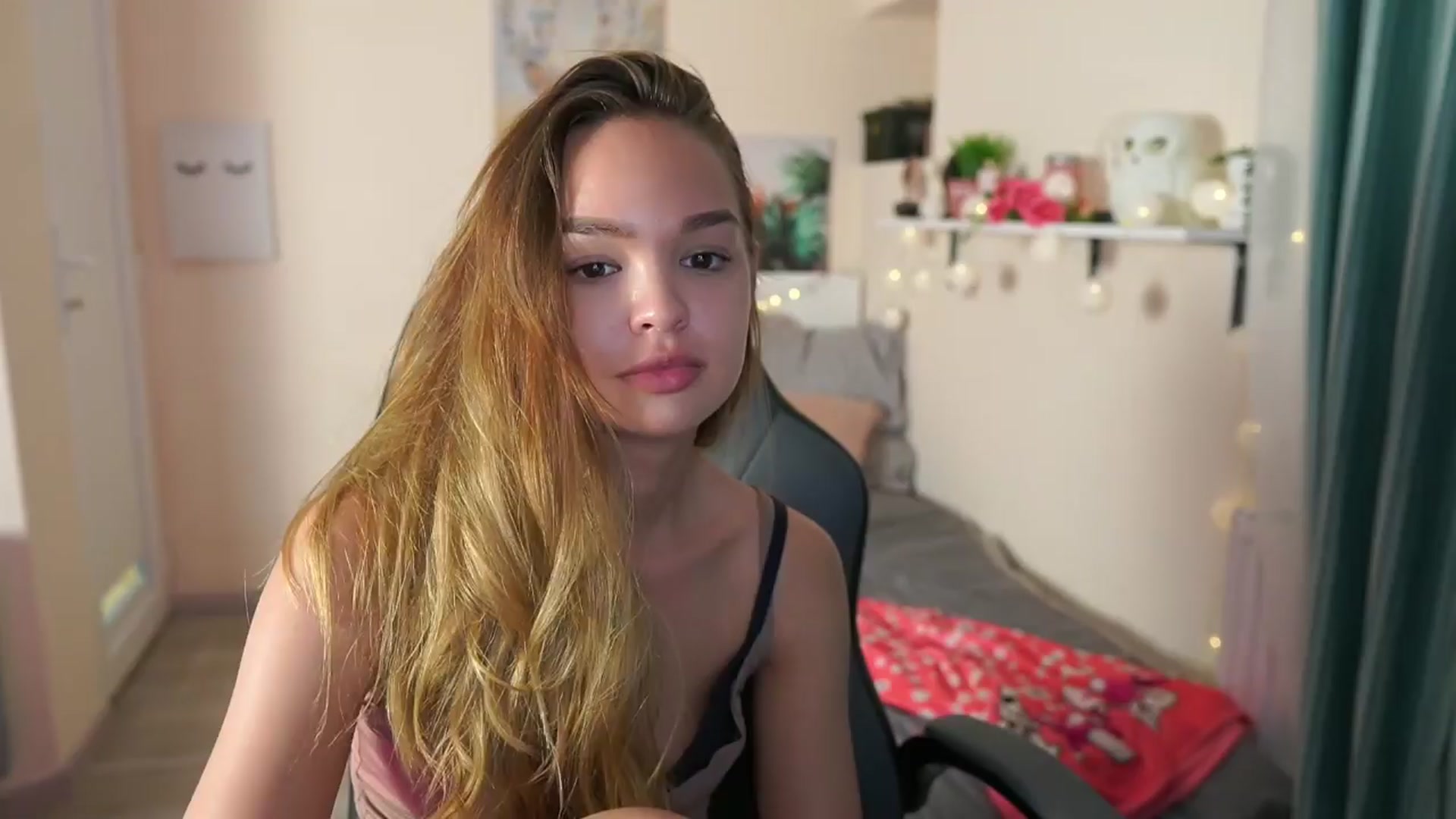 Gallery image thumbnail from Jesse__Jane__'s myfreecams stream on, 04/08/2024, 16:50 image 16 of 20