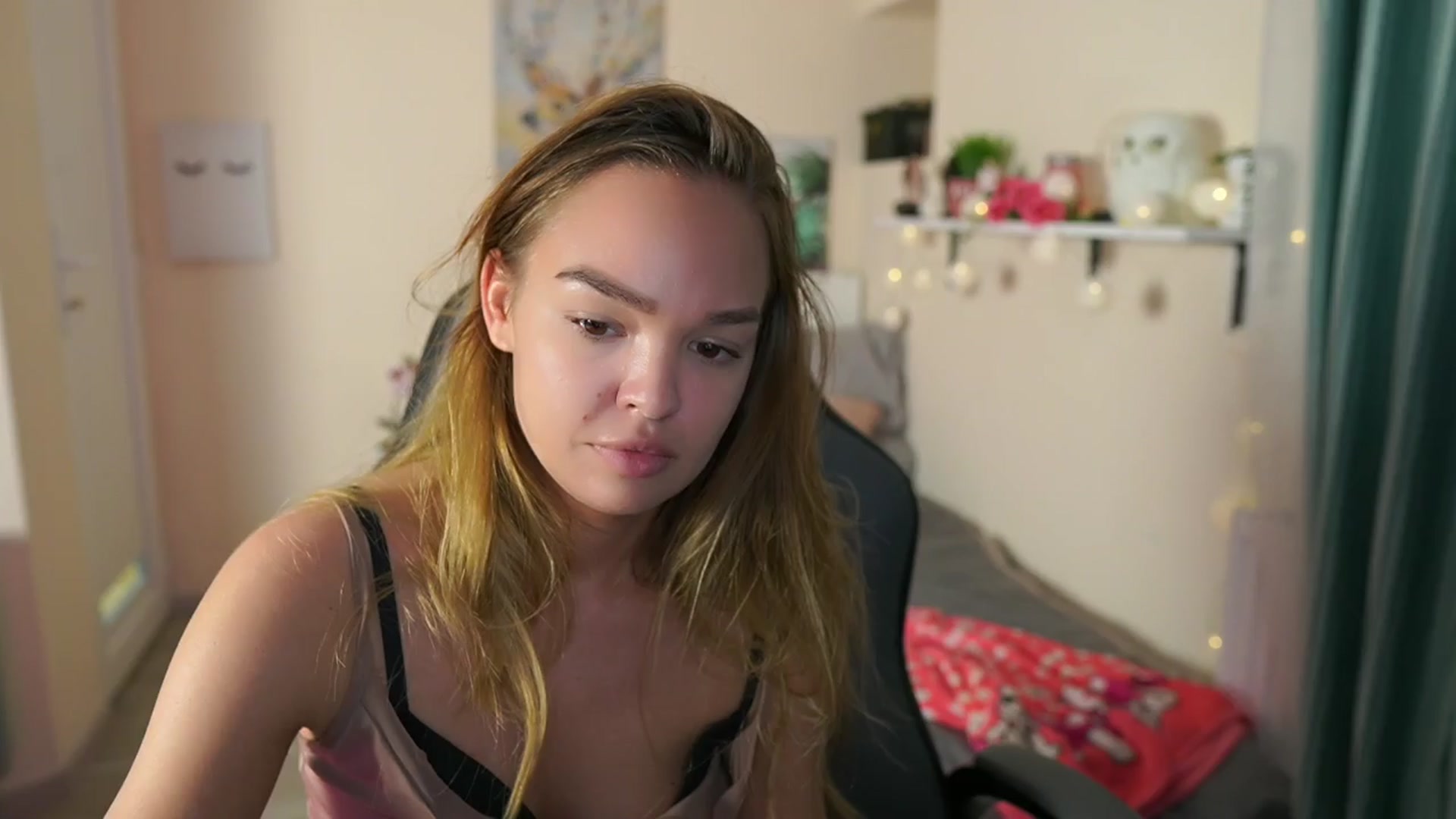 Gallery image thumbnail from Jesse__Jane__'s myfreecams stream on, 04/08/2024, 17:47 image 9 of 20