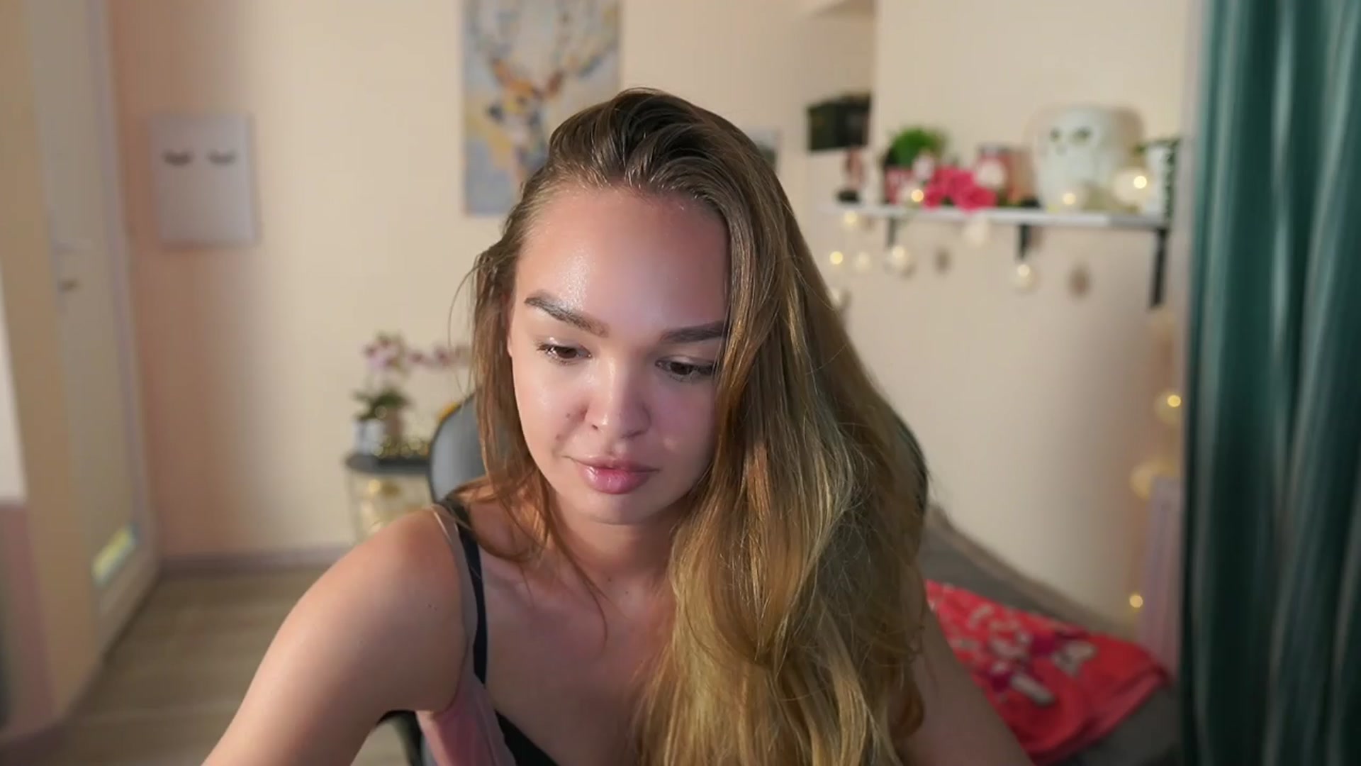 Gallery image thumbnail from Jesse__Jane__'s myfreecams stream on, 04/08/2024, 17:47 image 18 of 20