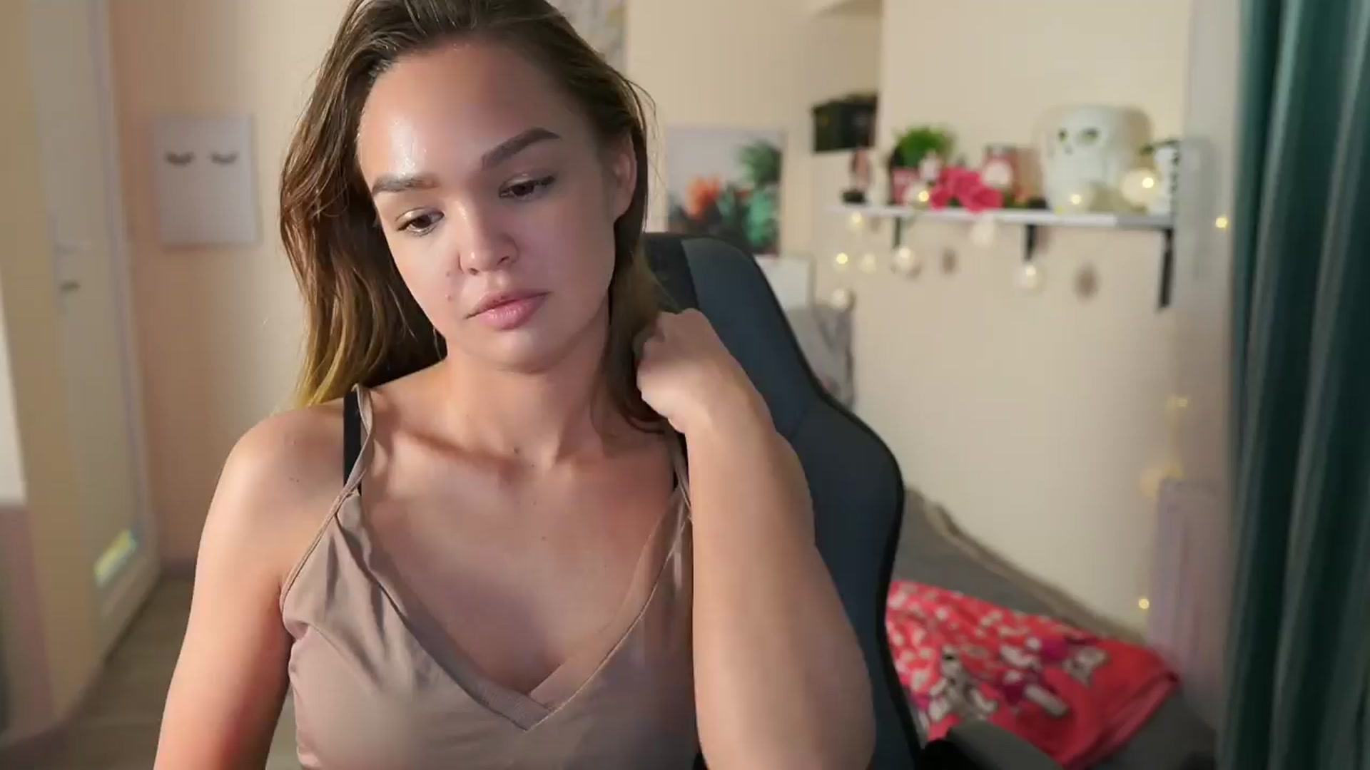 Gallery image thumbnail from Jesse__Jane__'s myfreecams stream on, 04/08/2024, 17:47 image 12 of 20