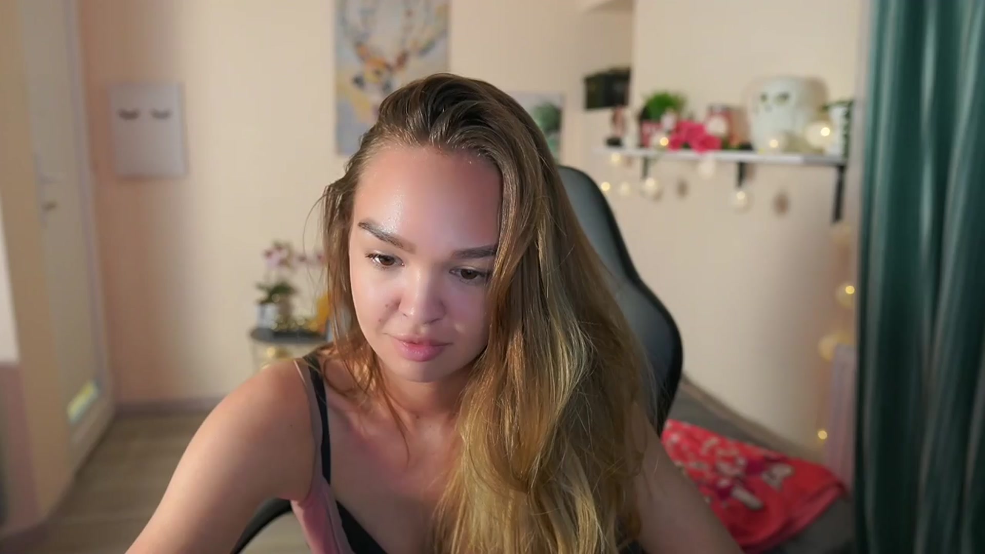 Gallery image thumbnail from Jesse__Jane__'s myfreecams stream on, 04/08/2024, 17:47 image 17 of 20
