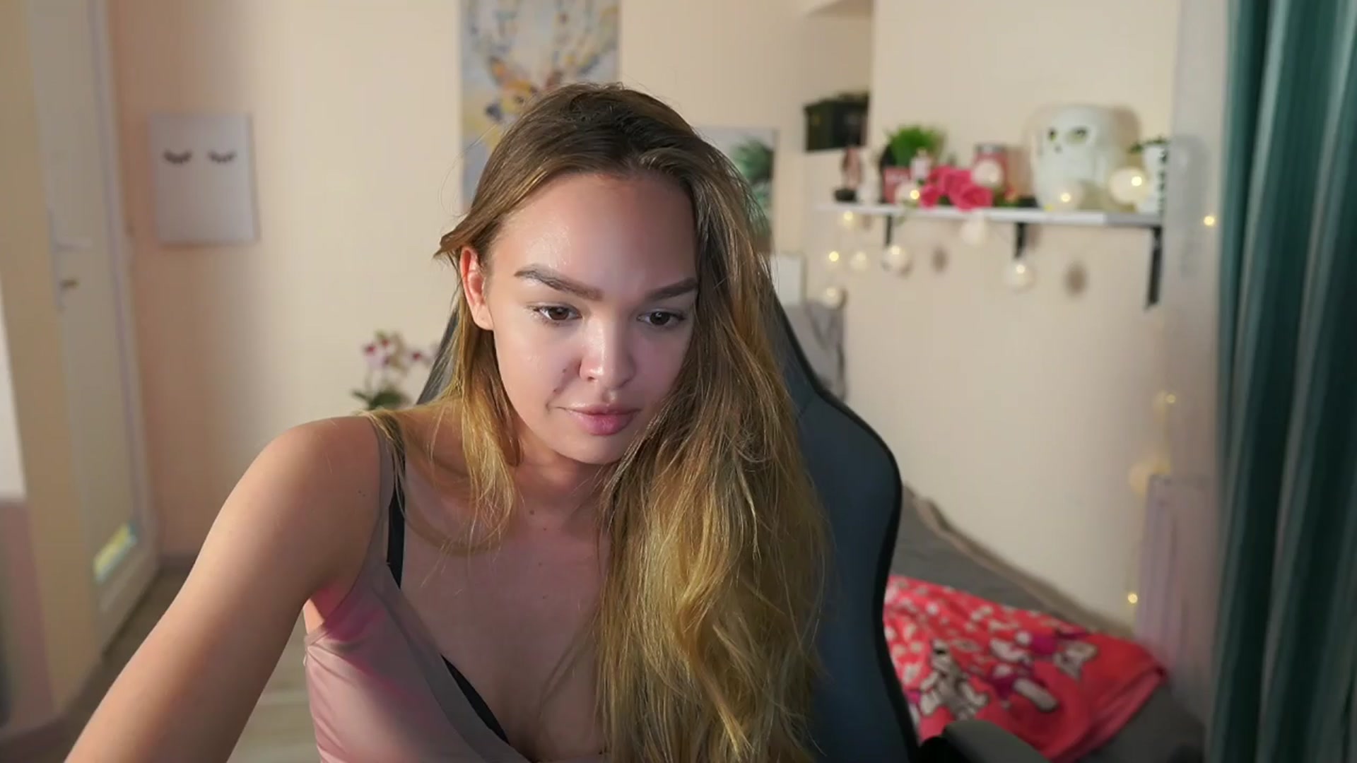 Gallery image thumbnail from Jesse__Jane__'s myfreecams stream on, 04/08/2024, 17:47 image 1 of 20