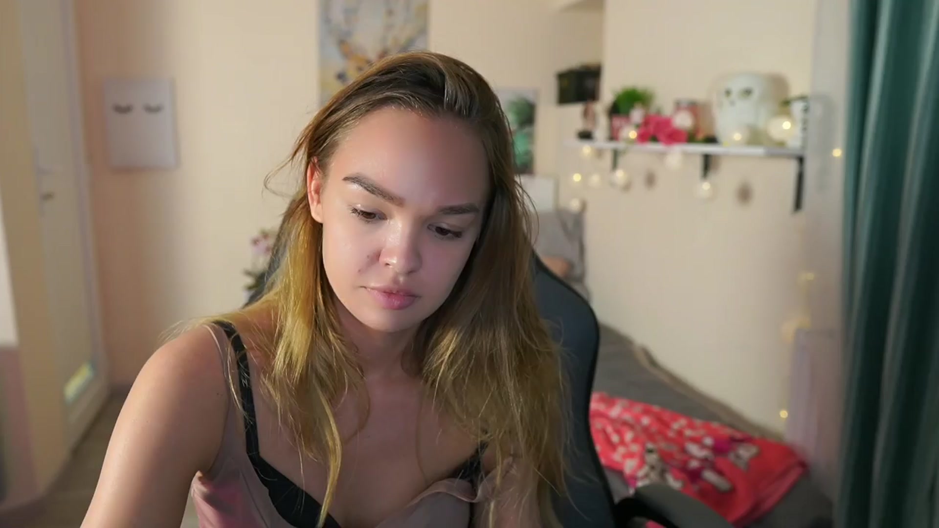 Gallery image thumbnail from Jesse__Jane__'s myfreecams stream on, 04/08/2024, 17:47 image 11 of 20