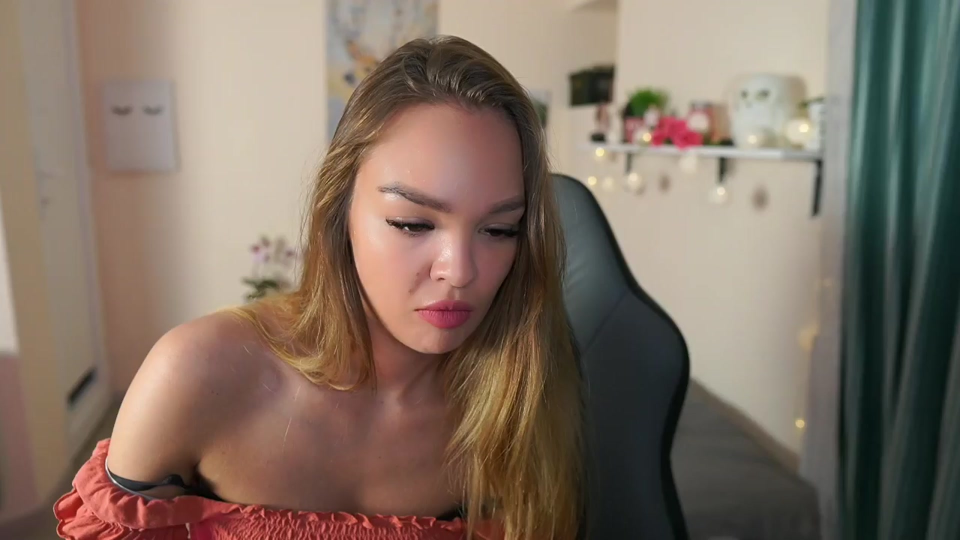 Gallery image thumbnail from Jesse__Jane__'s myfreecams stream on, 04/10/2024, 07:14 image 5 of 20