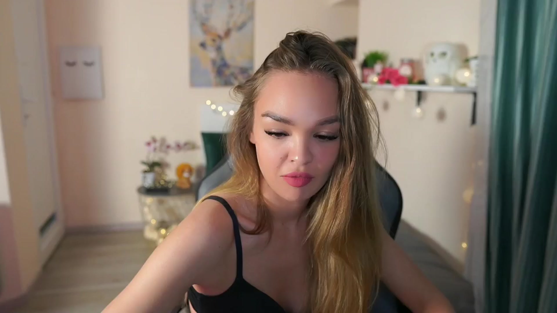 Gallery image thumbnail from Jesse__Jane__'s myfreecams stream on, 04/10/2024, 07:14 image 11 of 20