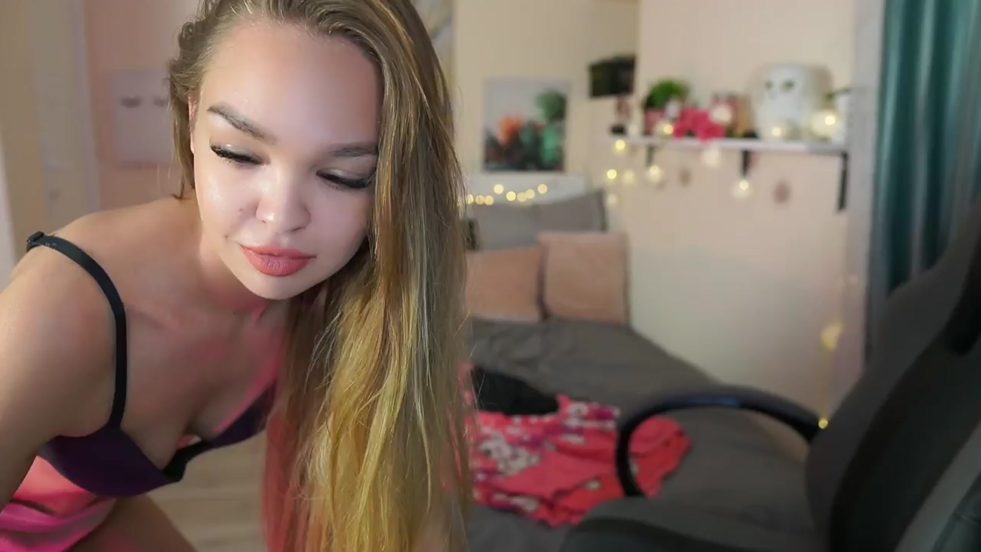 Gallery image thumbnail from Jesse__Jane__'s myfreecams stream on, 04/11/2024, 12:47 image 18 of 20