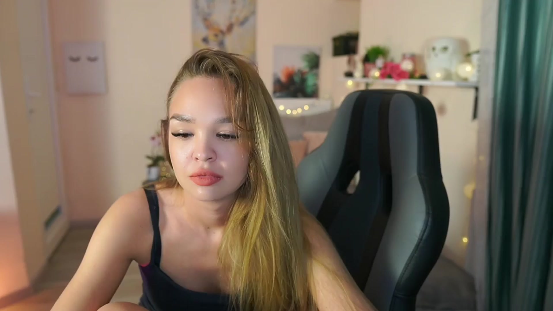 Gallery image thumbnail from Jesse__Jane__'s myfreecams stream on, 04/11/2024, 12:47 image 12 of 20