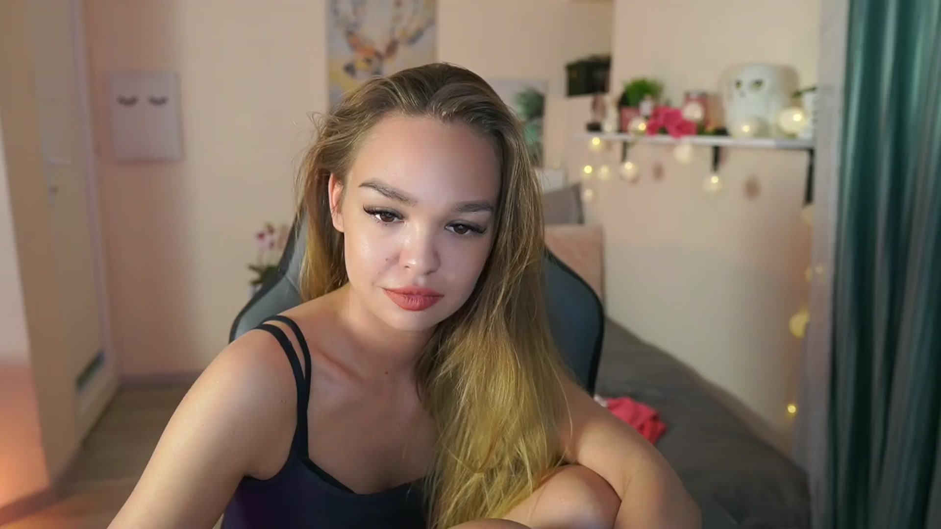 Gallery image thumbnail from Jesse__Jane__'s myfreecams stream on, 04/11/2024, 12:47 image 1 of 20