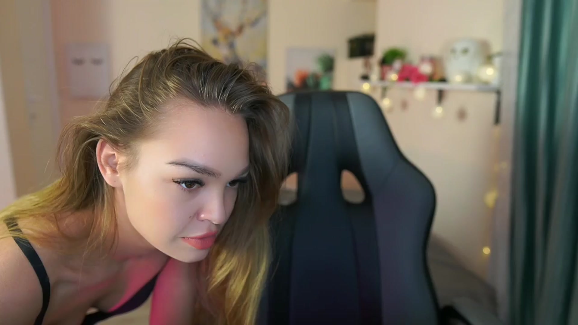 Gallery image thumbnail from Jesse__Jane__'s myfreecams stream on, 04/11/2024, 12:47 image 16 of 20