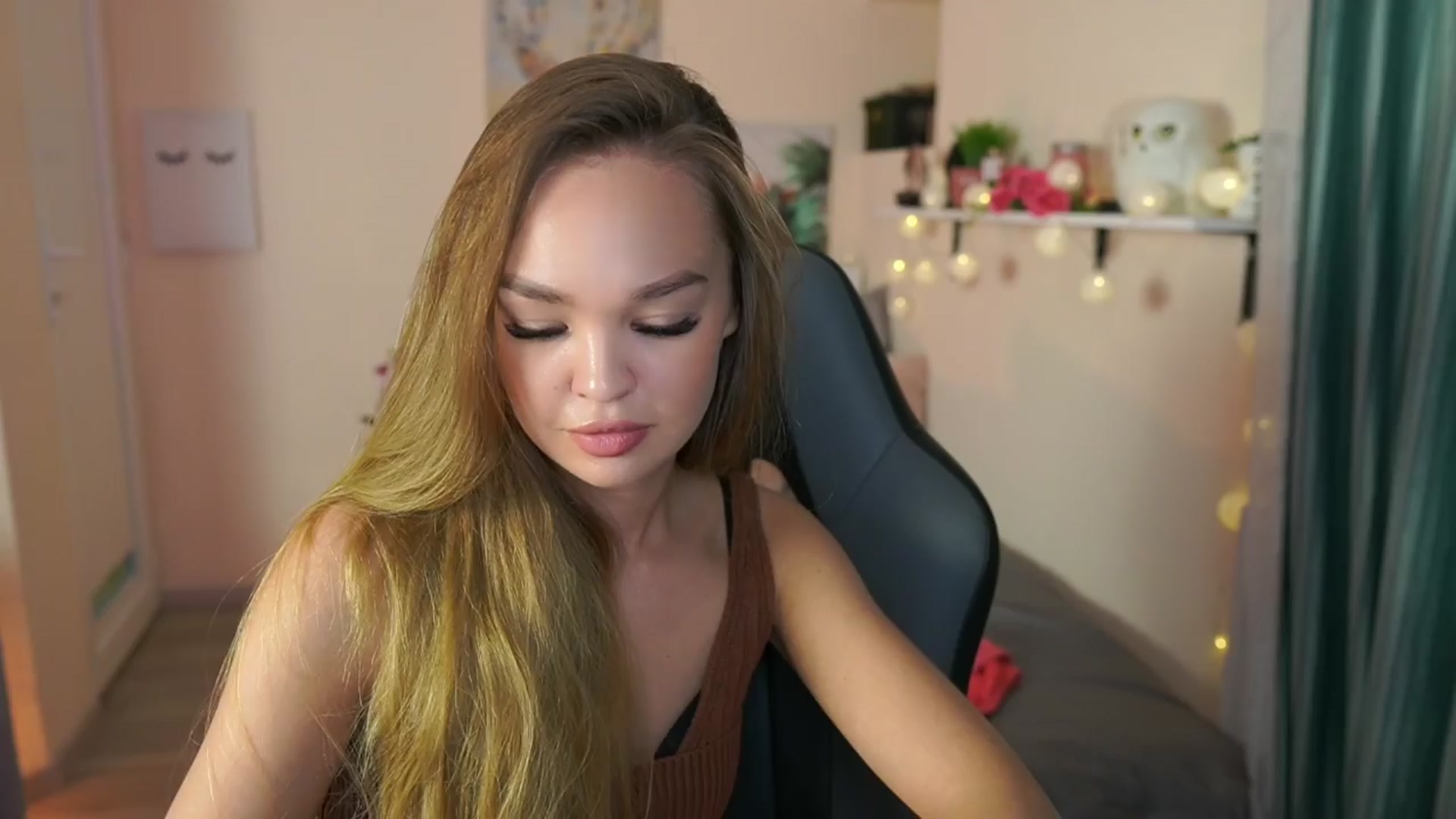 Gallery image thumbnail from Jesse__Jane__'s myfreecams stream on, 04/12/2024, 10:19 image 19 of 20