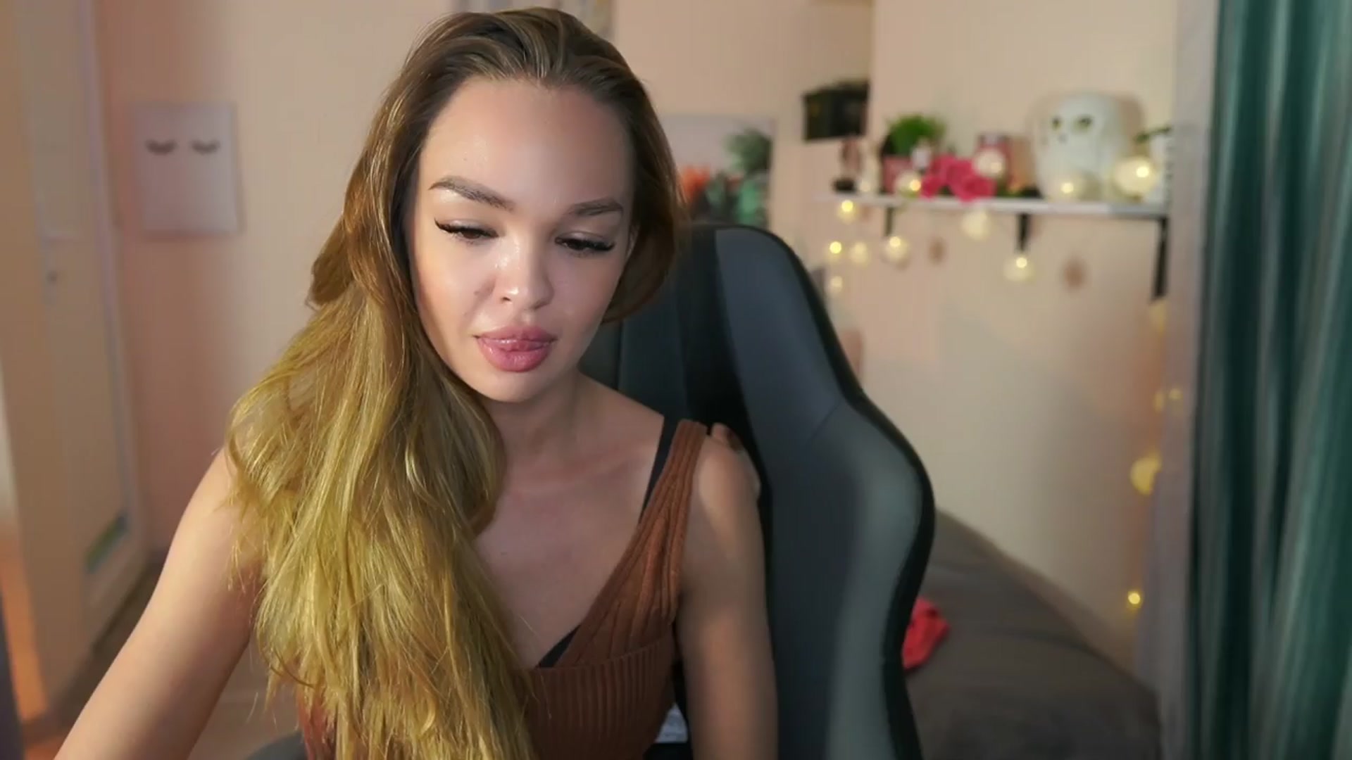 Gallery image thumbnail from Jesse__Jane__'s myfreecams stream on, 04/12/2024, 10:19 image 13 of 20