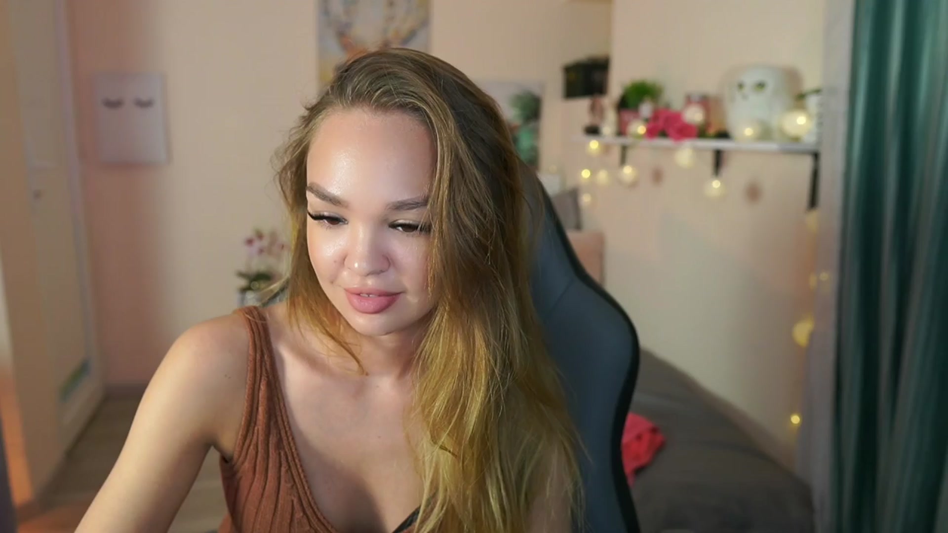 Gallery image thumbnail from Jesse__Jane__'s myfreecams stream on, 04/12/2024, 10:19 image 10 of 20