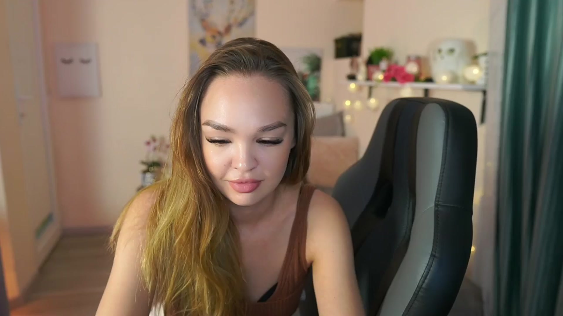 Gallery image thumbnail from Jesse__Jane__'s myfreecams stream on, 04/12/2024, 10:19 image 17 of 20