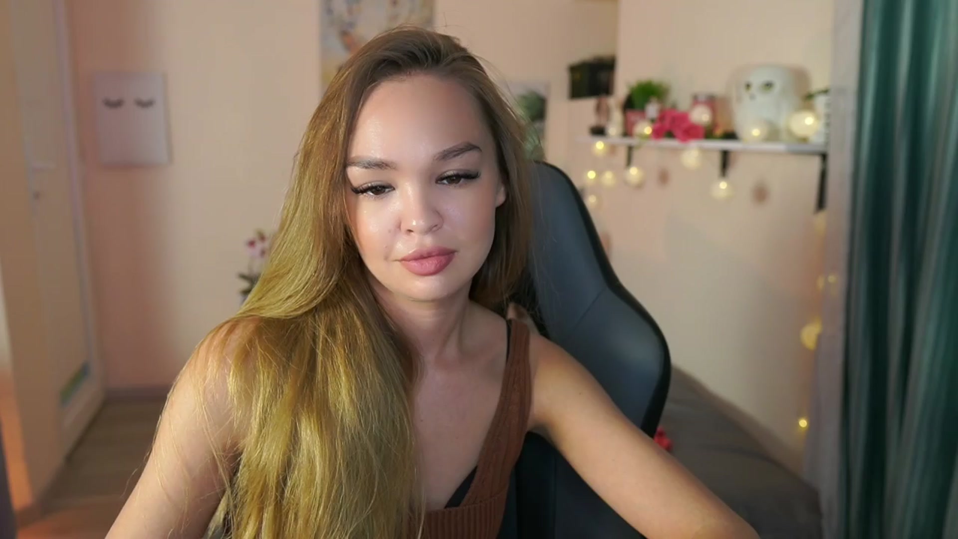 Gallery image thumbnail from Jesse__Jane__'s myfreecams stream on, 04/12/2024, 10:19 image 18 of 20