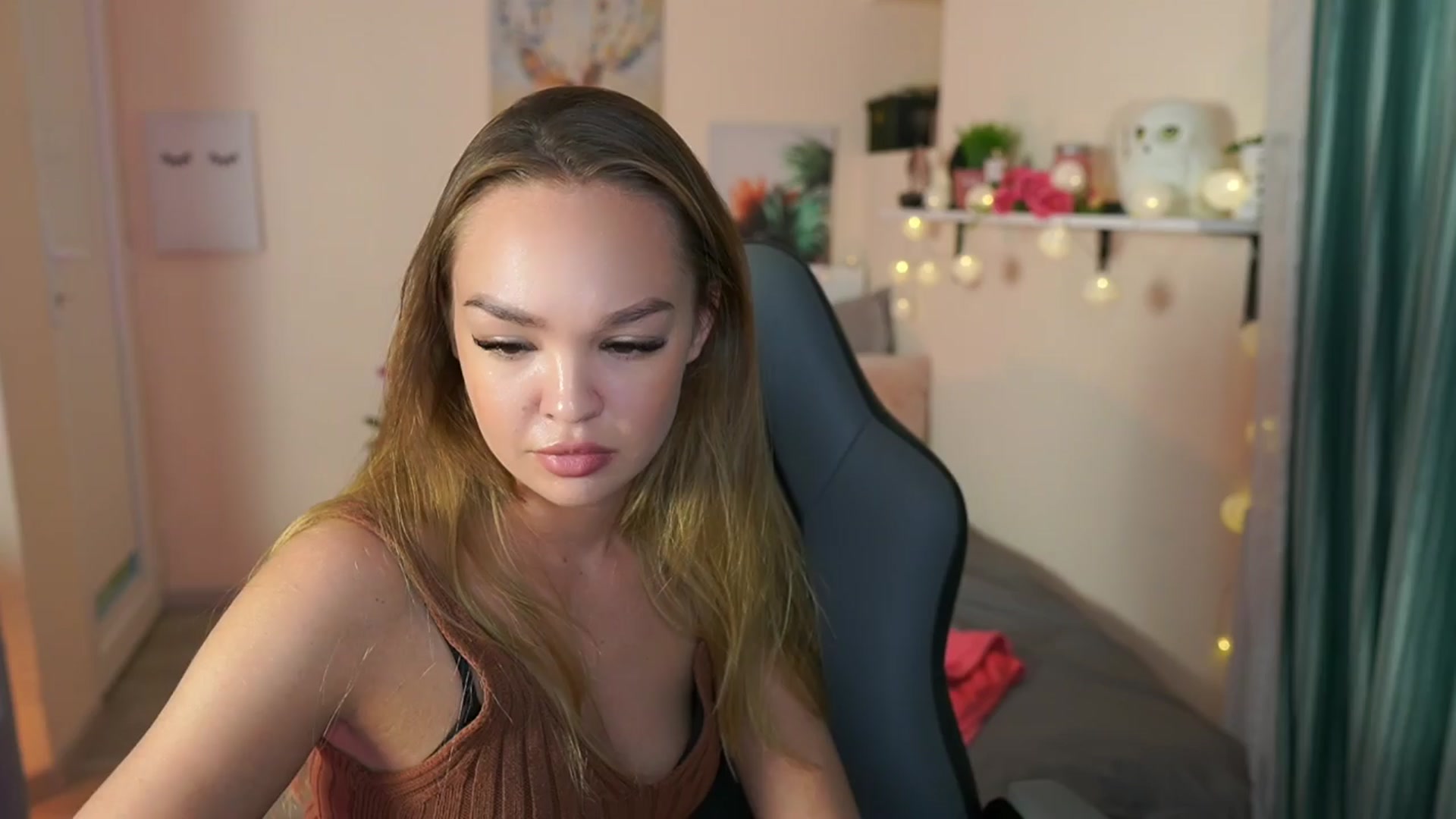 Gallery image thumbnail from Jesse__Jane__'s myfreecams stream on, 04/12/2024, 11:56 image 16 of 20