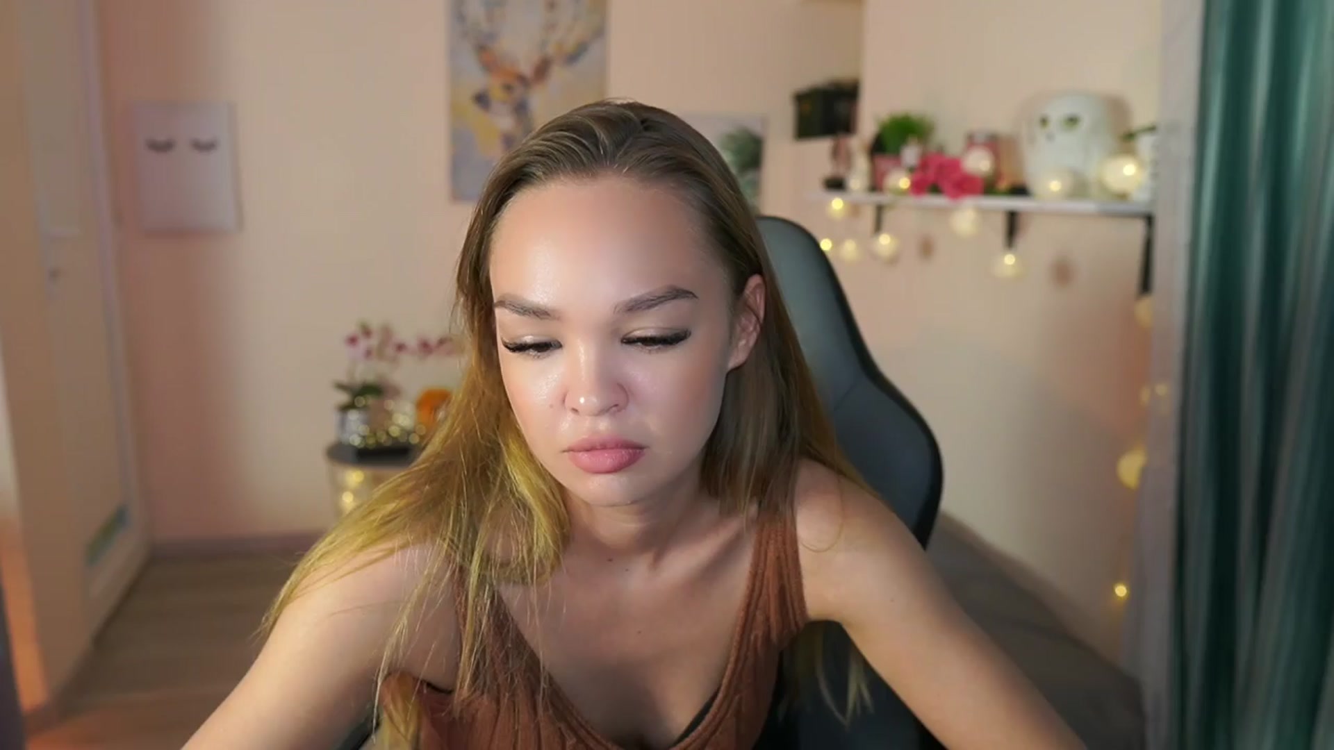 Gallery image thumbnail from Jesse__Jane__'s myfreecams stream on, 04/12/2024, 11:56 image 9 of 20