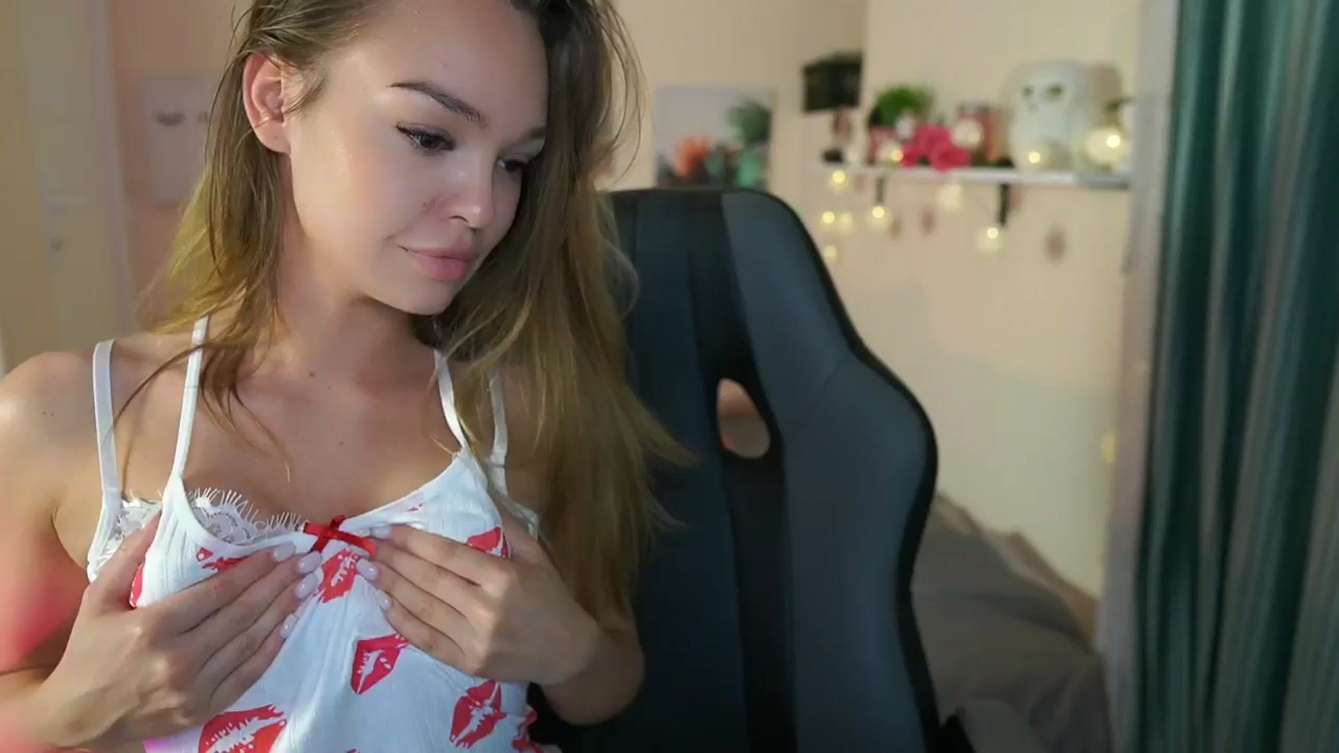 Gallery image thumbnail from Jesse__Jane__'s myfreecams stream on, 04/15/2024, 17:15 image 9 of 20