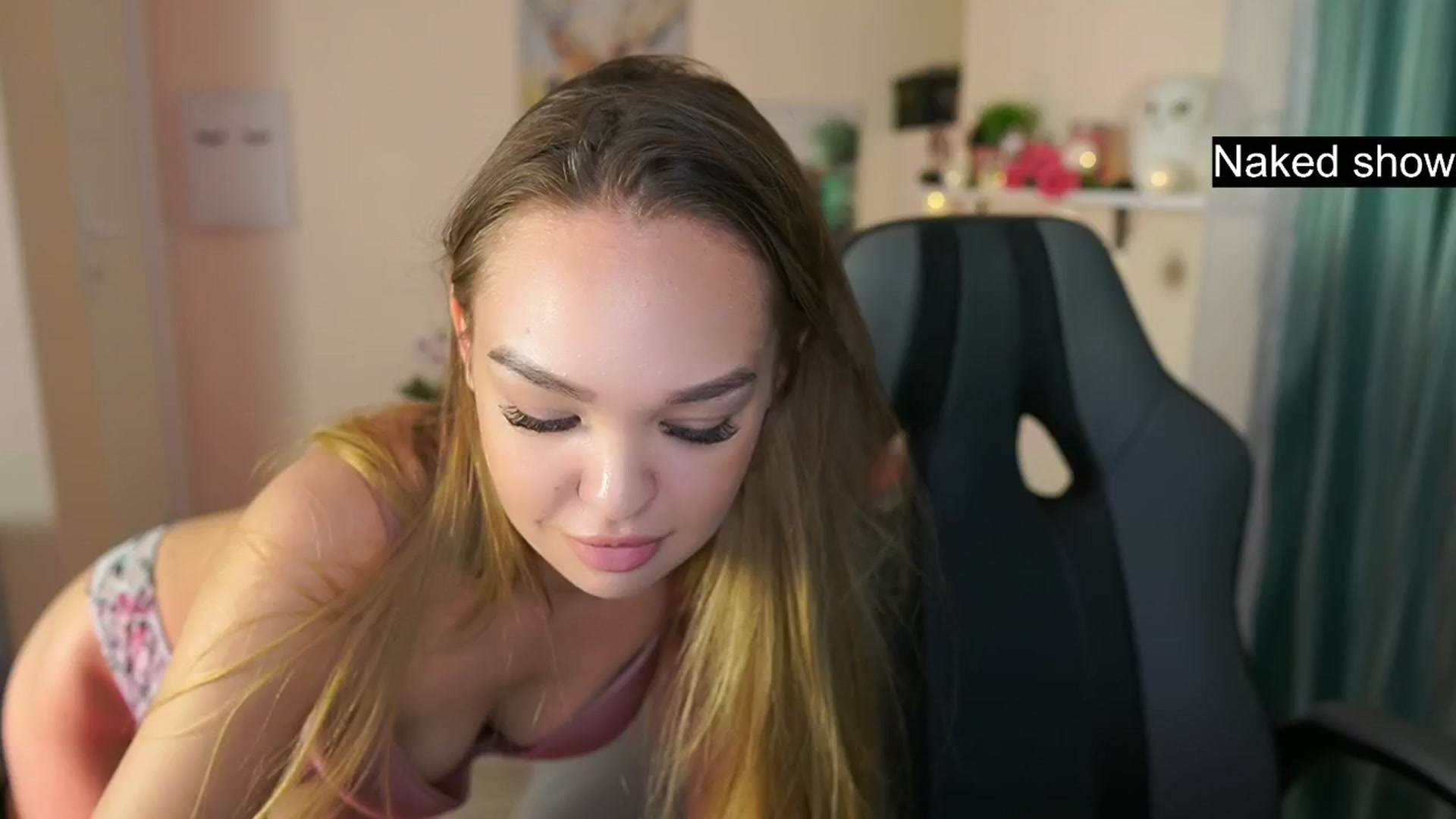 Gallery image thumbnail from Jesse__Jane__'s myfreecams stream on, 04/18/2024, 12:05 image 10 of 20