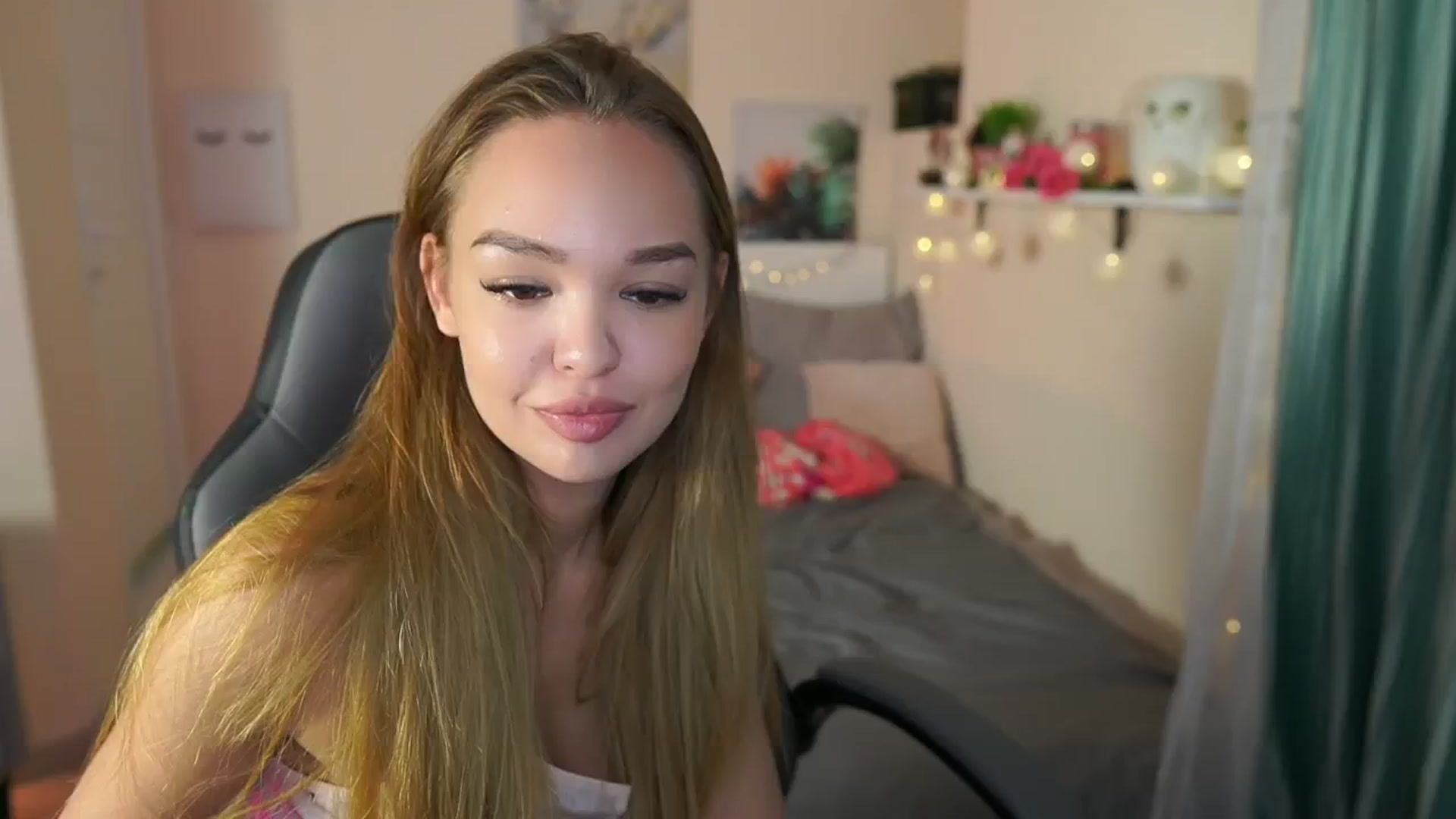 Gallery image thumbnail from Jesse__Jane__'s myfreecams stream on, 04/18/2024, 12:05 image 3 of 20