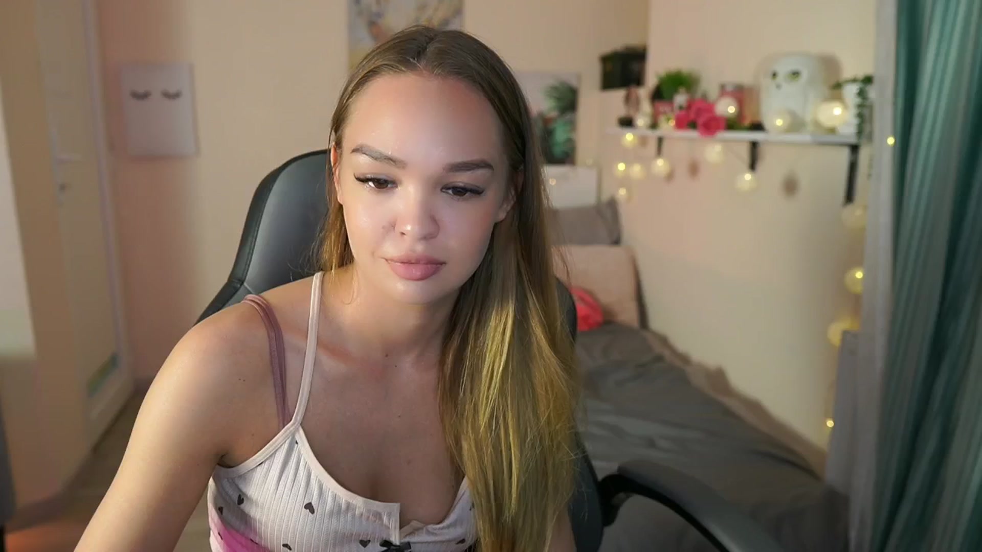 Gallery image thumbnail from Jesse__Jane__'s myfreecams stream on, 04/18/2024, 12:05 image 1 of 20