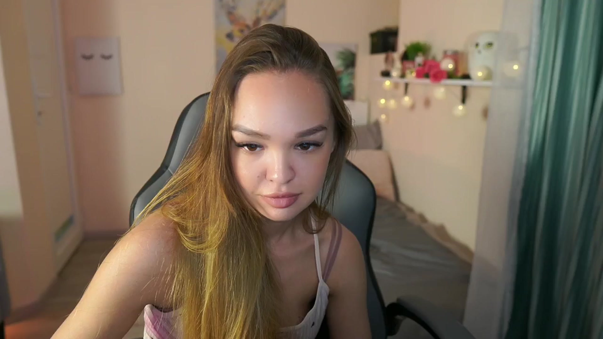 Gallery image thumbnail from Jesse__Jane__'s myfreecams stream on, 04/18/2024, 12:05 image 9 of 20