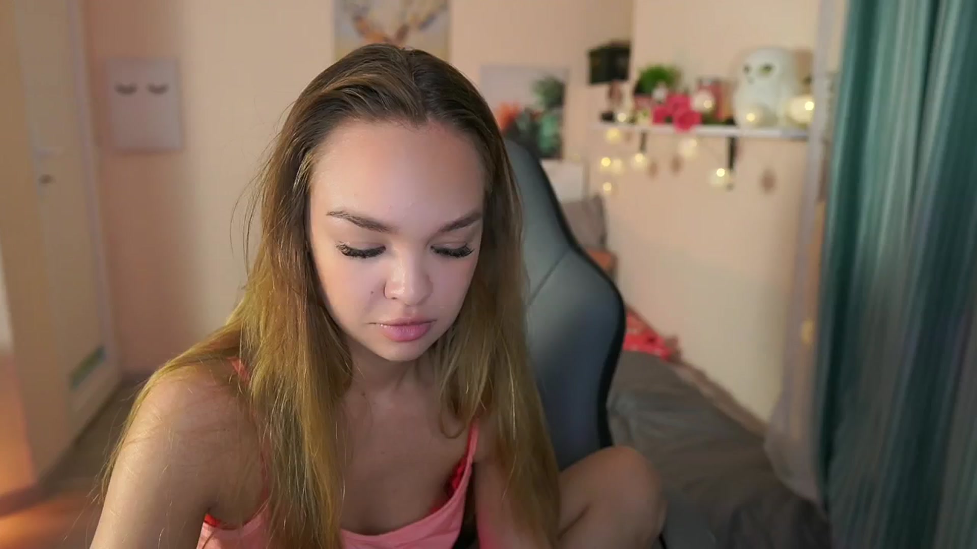 Gallery image thumbnail from Jesse__Jane__'s myfreecams stream on, 04/19/2024, 11:23 image 5 of 20