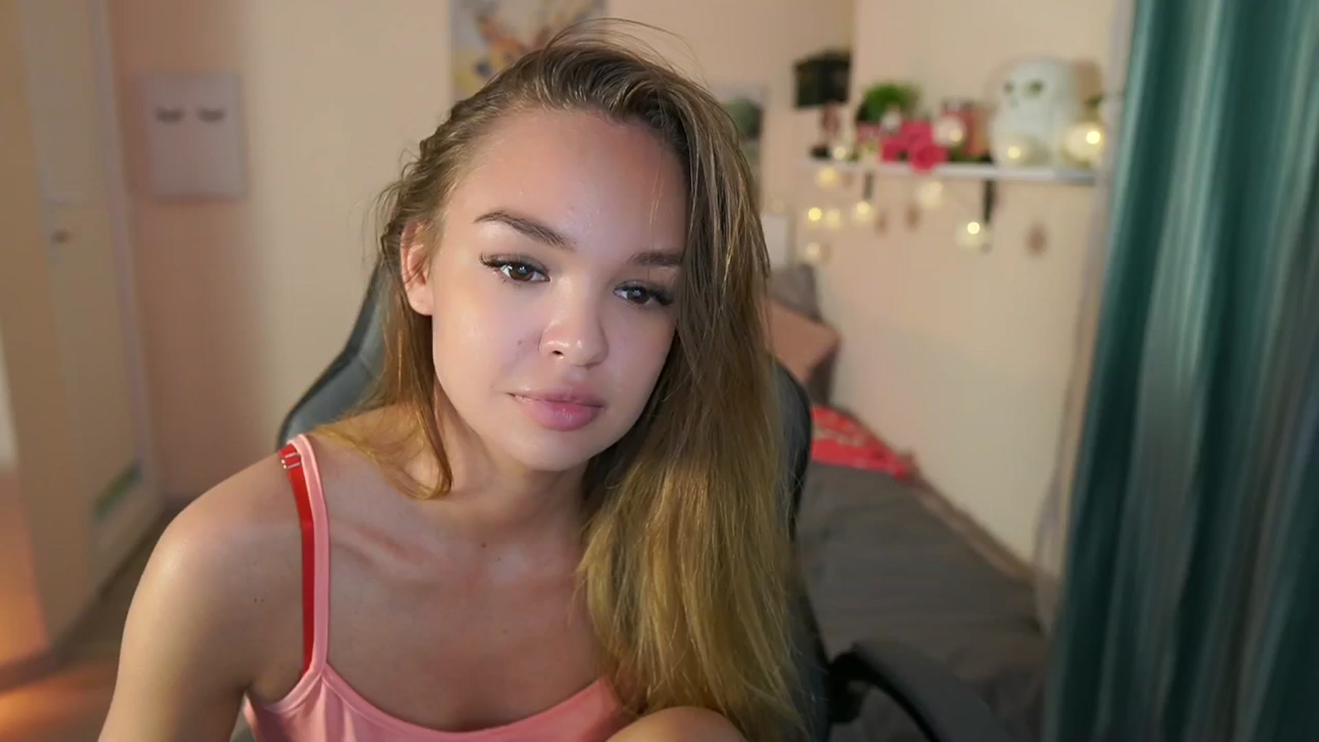 Gallery image thumbnail from Jesse__Jane__'s myfreecams stream on, 04/19/2024, 11:23 image 16 of 20