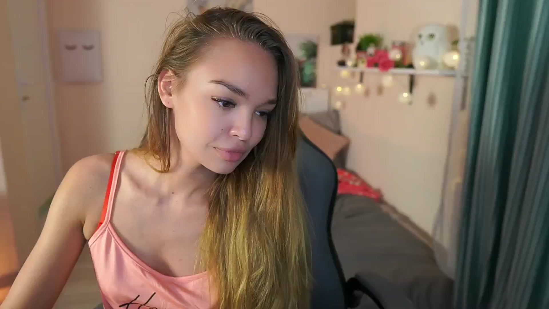 Gallery image thumbnail from Jesse__Jane__'s myfreecams stream on, 04/19/2024, 11:23 image 18 of 20