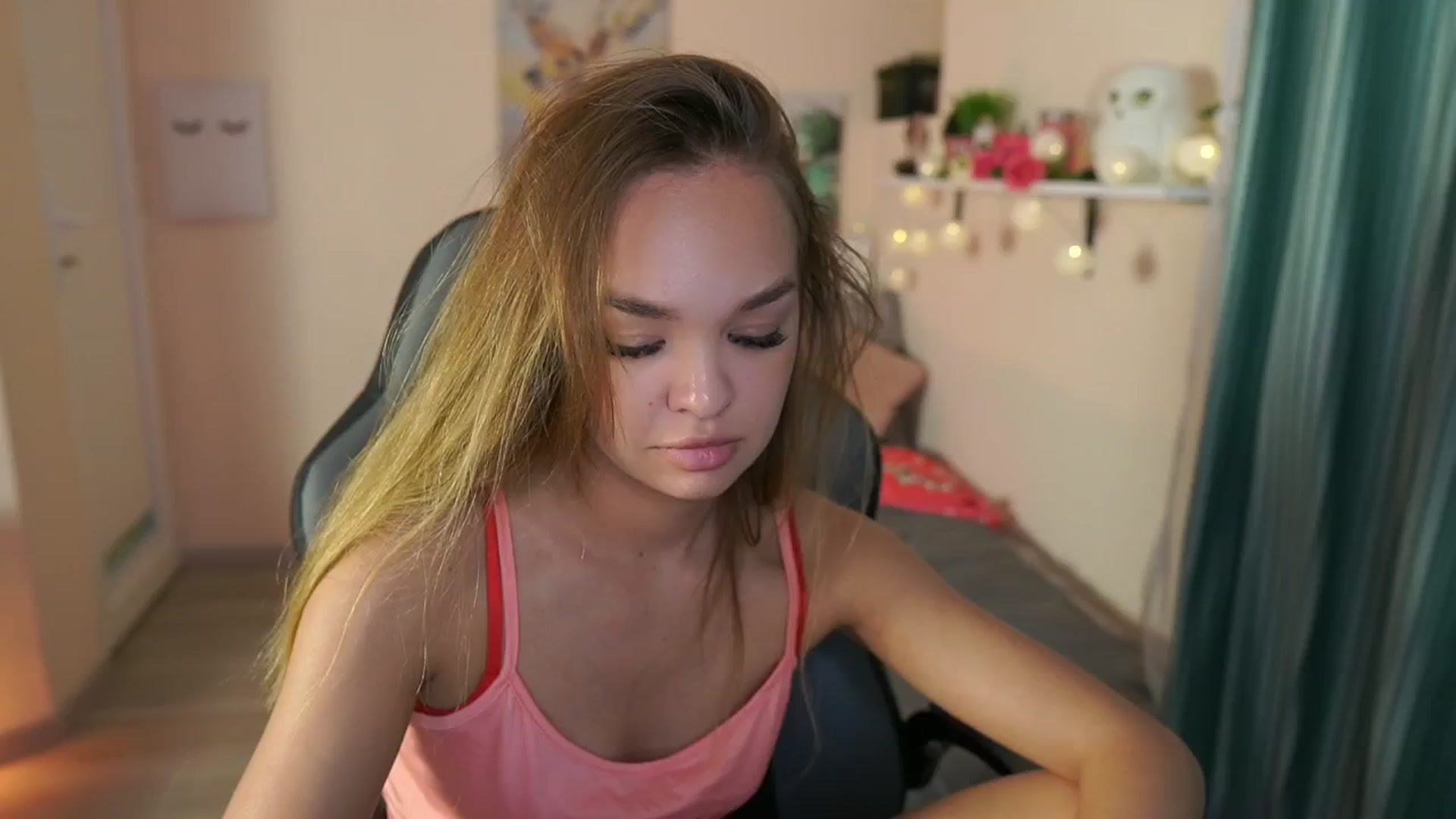Gallery image thumbnail from Jesse__Jane__'s myfreecams stream on, 04/19/2024, 11:23 image 15 of 20