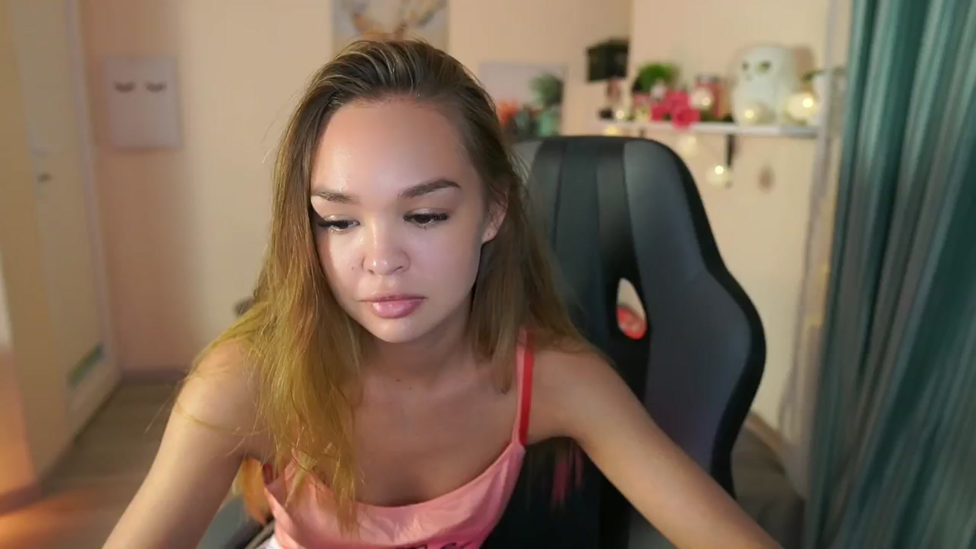 Gallery image thumbnail from Jesse__Jane__'s myfreecams stream on, 04/19/2024, 11:58 image 14 of 20