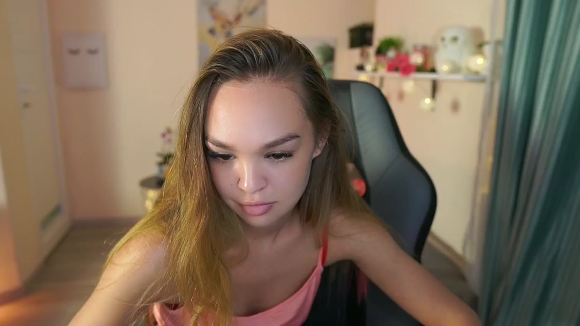 Gallery image thumbnail from Jesse__Jane__'s myfreecams stream on, 04/19/2024, 11:58 image 15 of 20