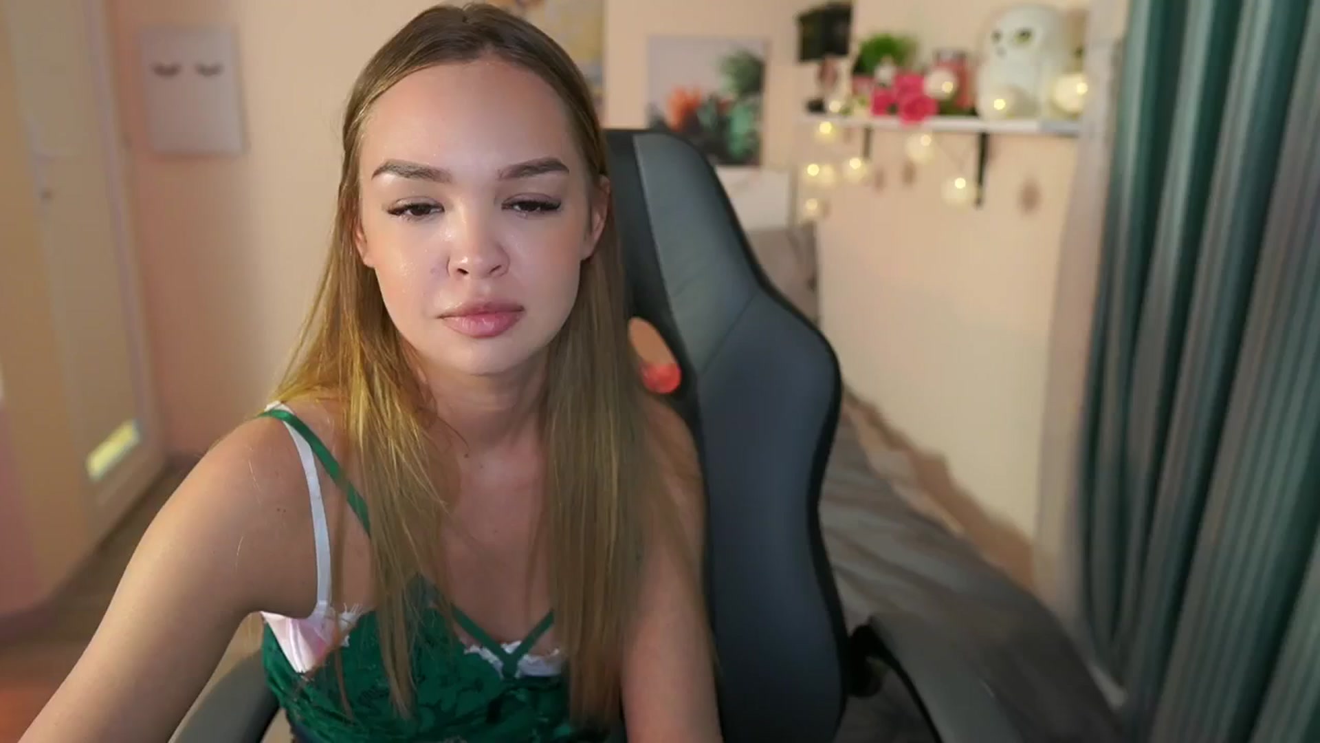Gallery image thumbnail from Jesse__Jane__'s myfreecams stream on, 04/25/2024, 16:01 image 19 of 20