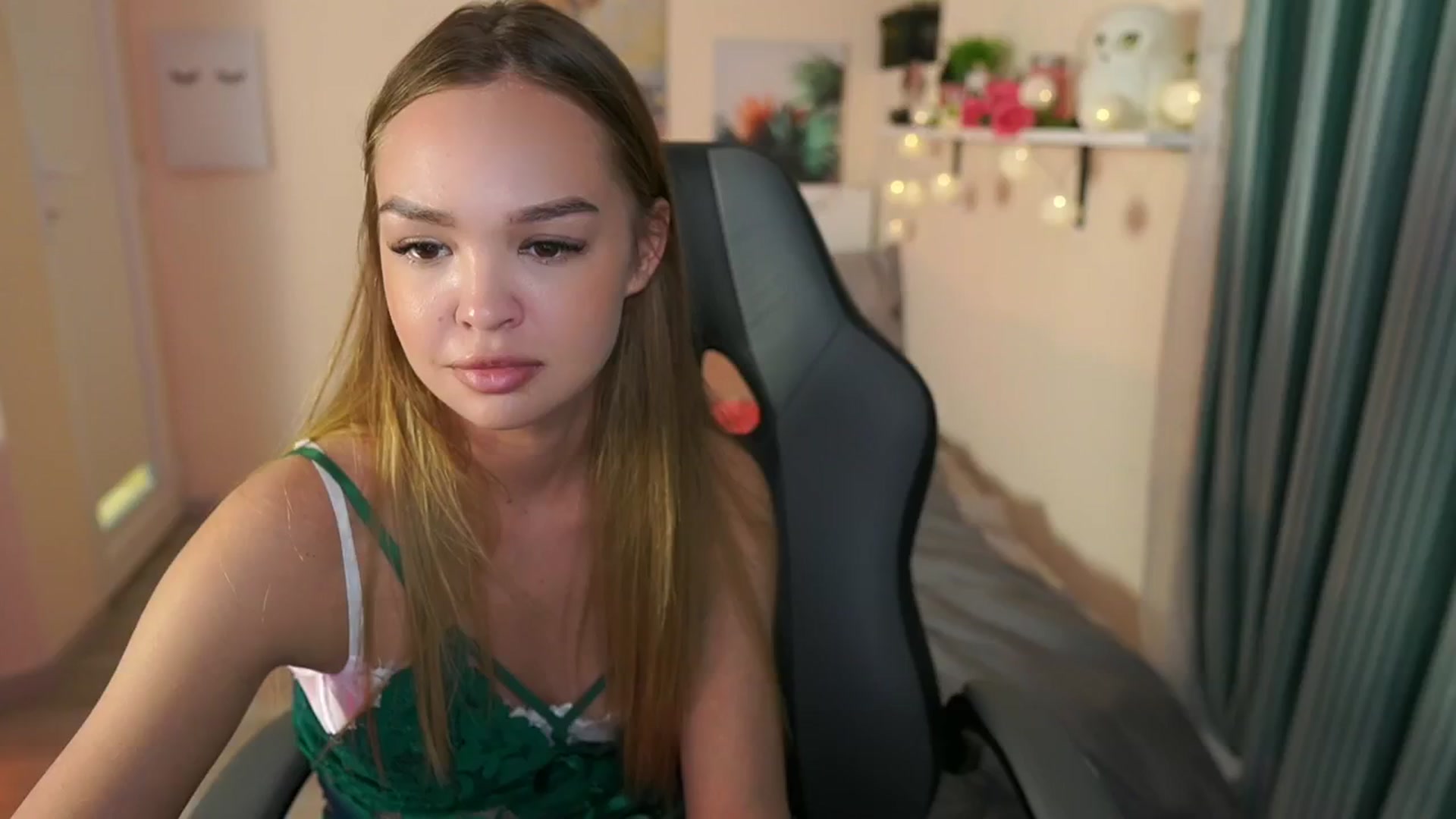 Gallery image thumbnail from Jesse__Jane__'s myfreecams stream on, 04/25/2024, 16:01 image 18 of 20