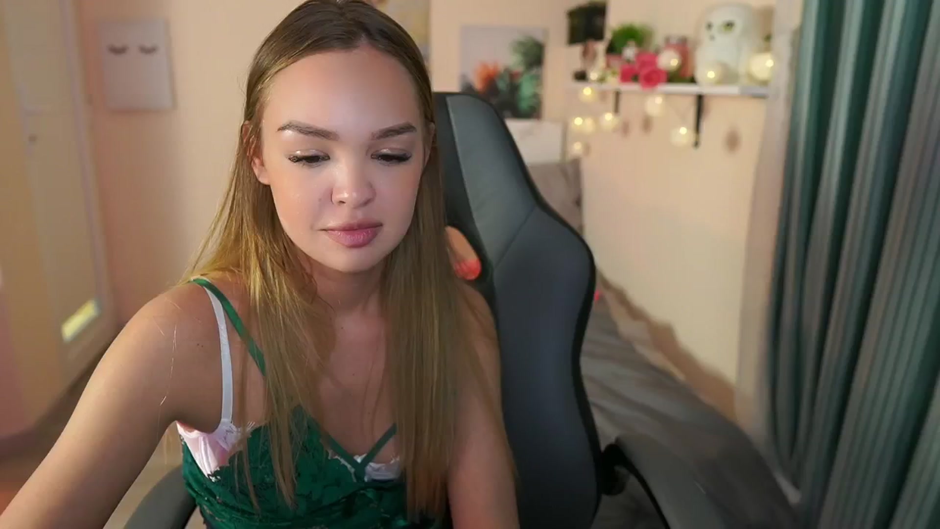 Gallery image thumbnail from Jesse__Jane__'s myfreecams stream on, 04/25/2024, 16:01 image 20 of 20