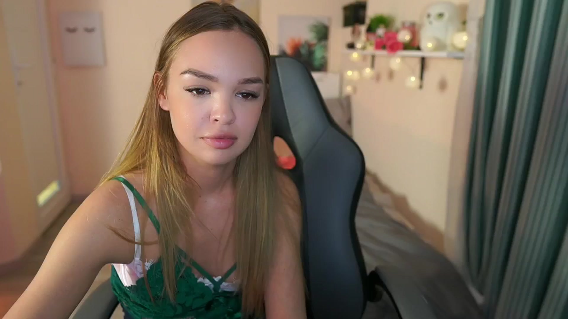 Gallery image thumbnail from Jesse__Jane__'s myfreecams stream on, 04/25/2024, 16:01 image 16 of 20