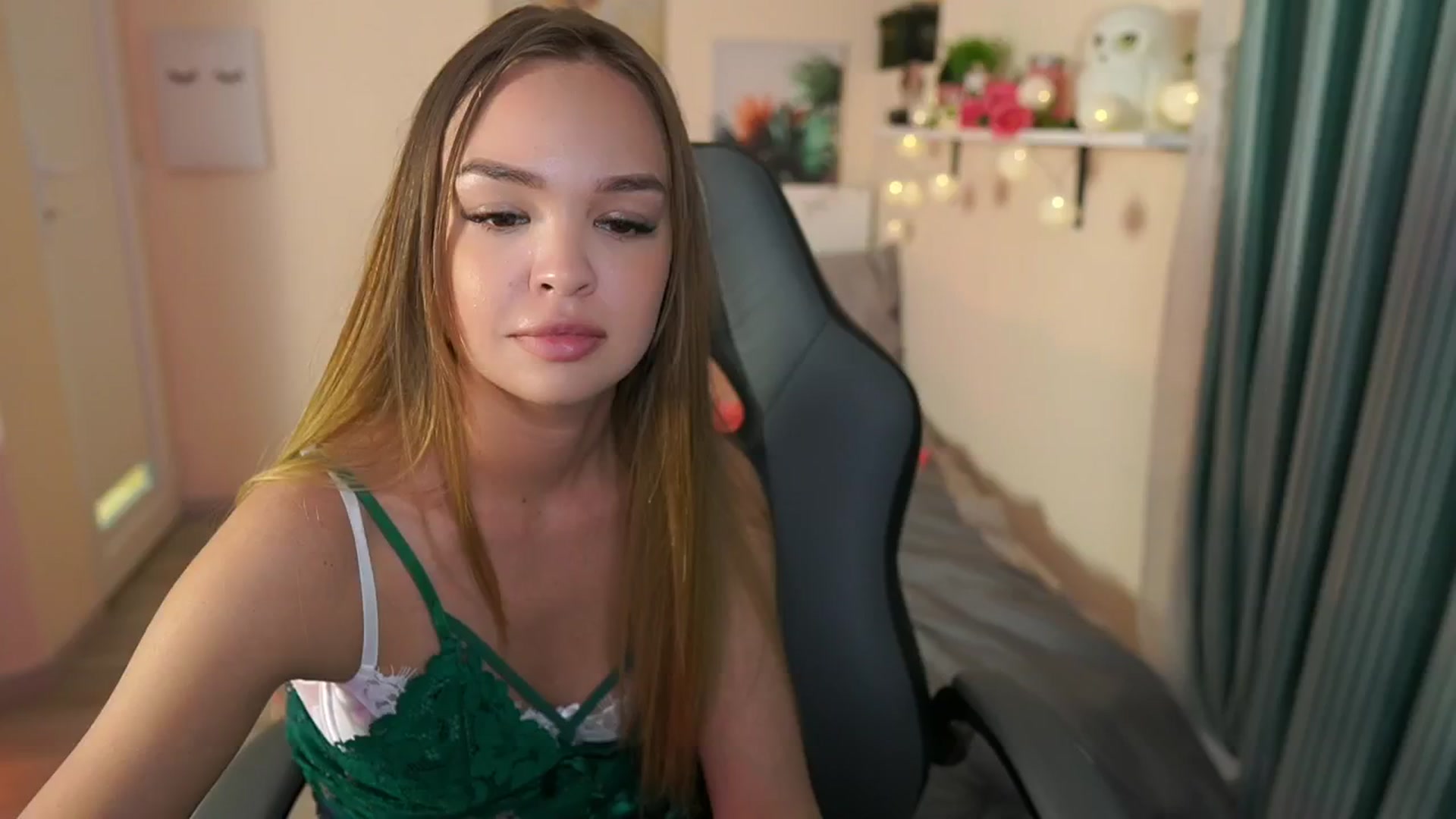 Gallery image thumbnail from Jesse__Jane__'s myfreecams stream on, 04/25/2024, 16:01 image 15 of 20